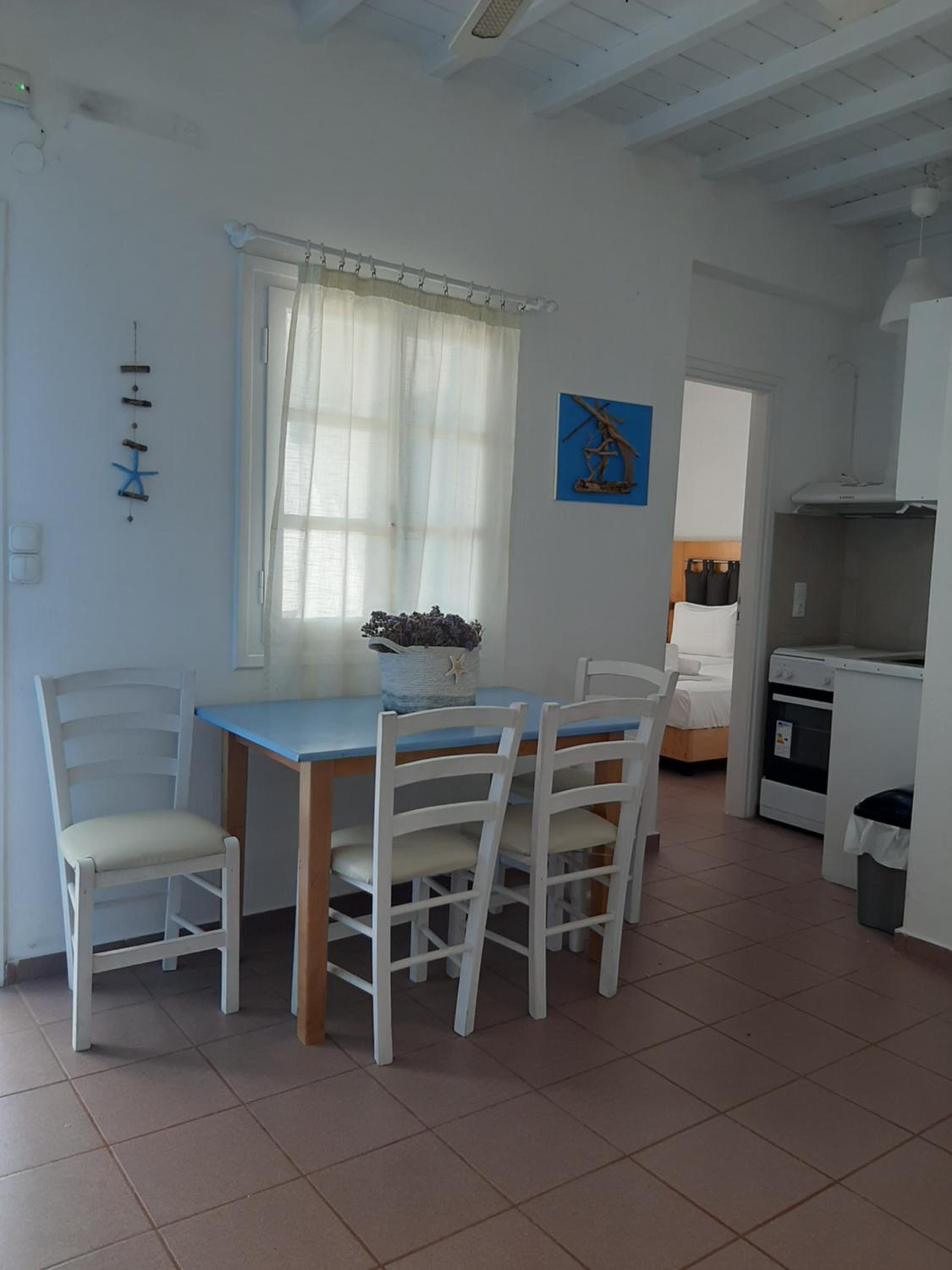 Apartment with Sea View - Photo 8