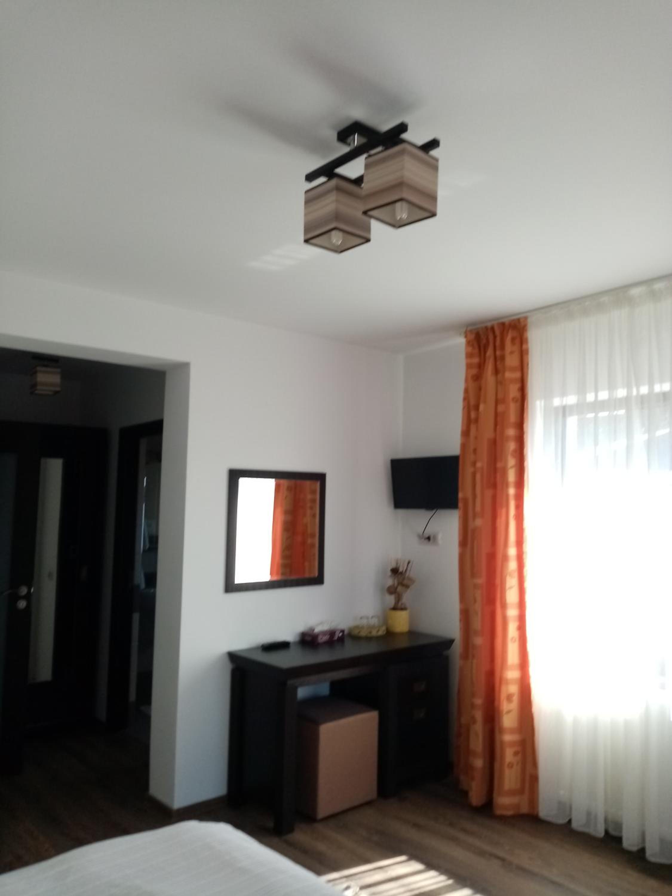 Double Room - Photo 5