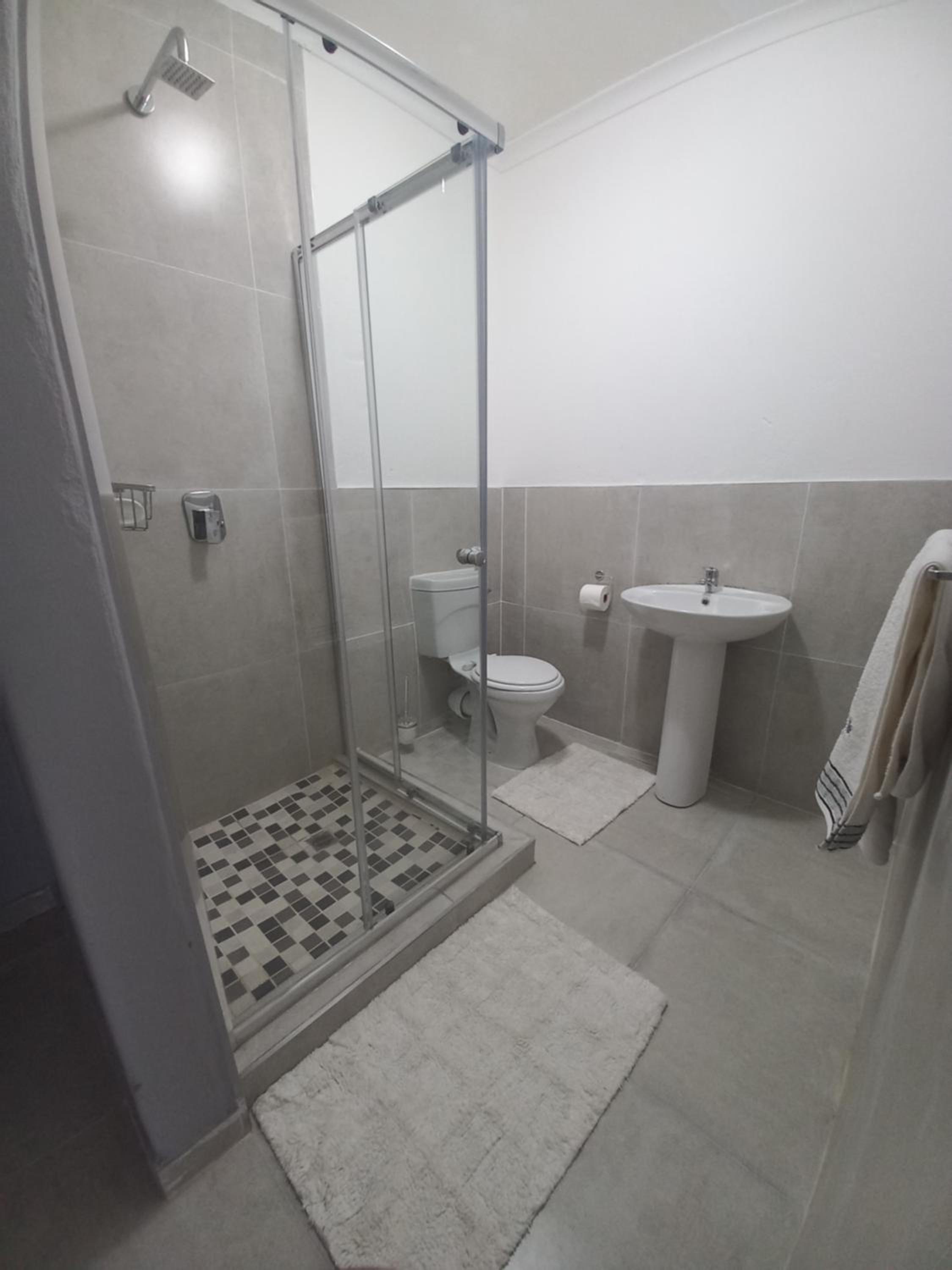One-Bedroom Apartment - Photo 7