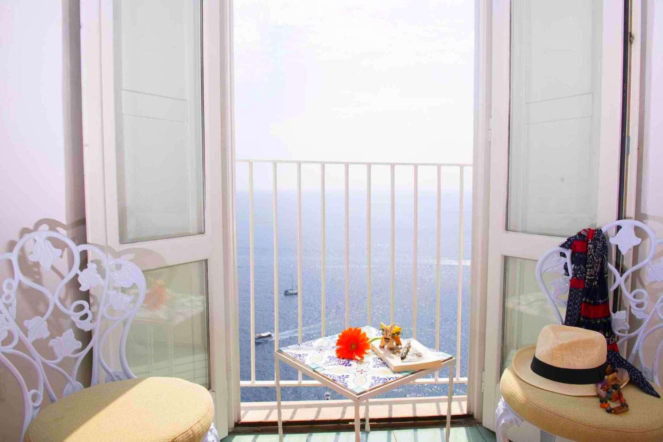 Superior Double Room with Sea View - Photo 33