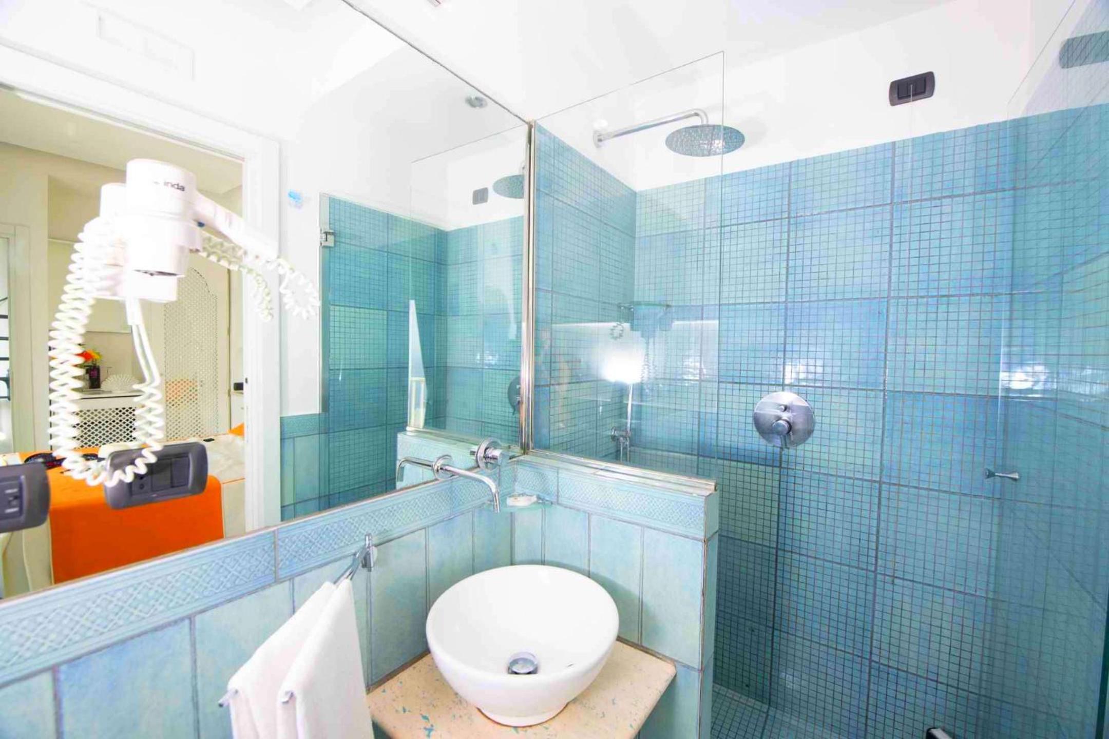 Superior Double Room with Sea View - Photo 36