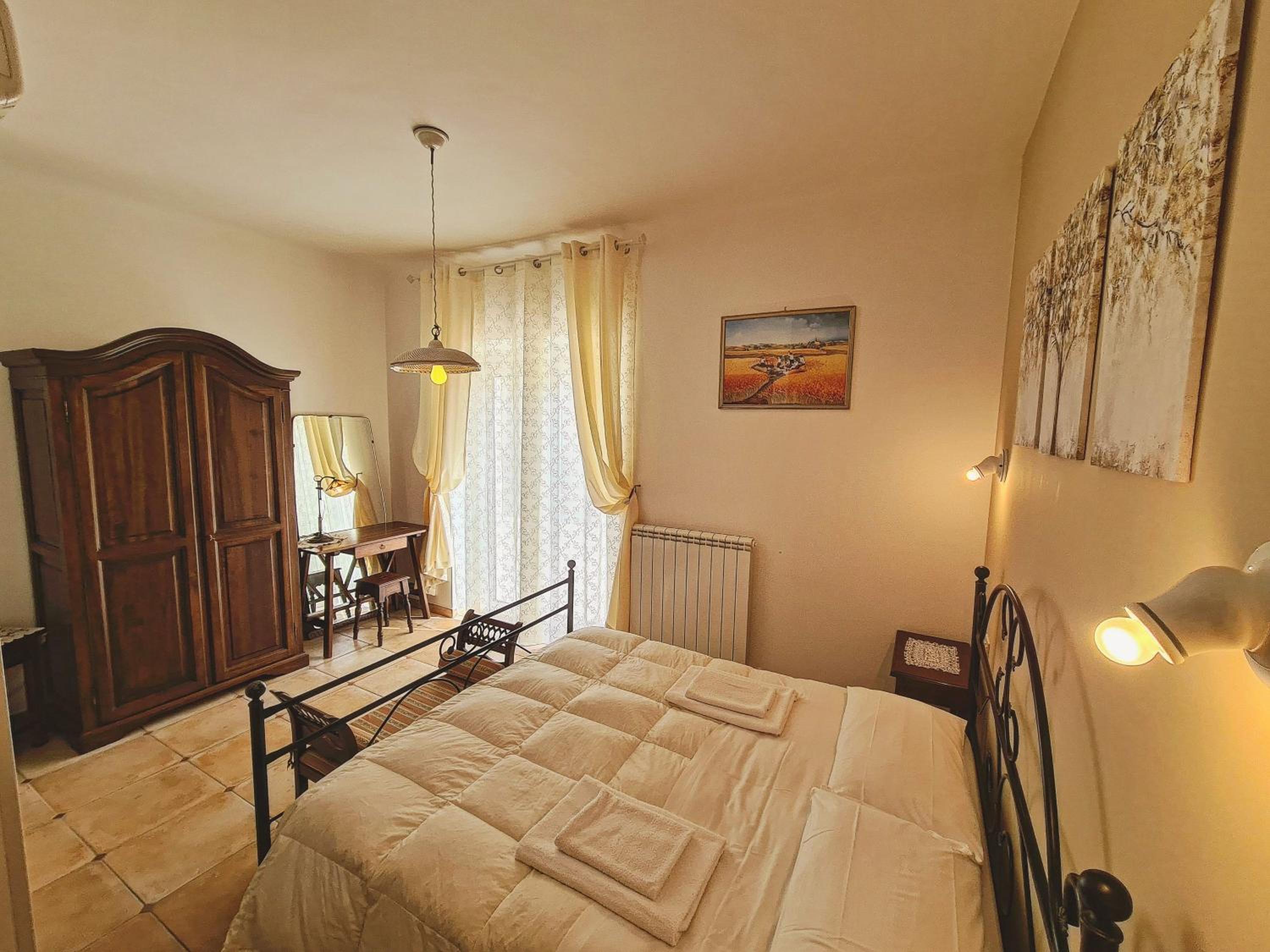 Economy Double Room photo 3