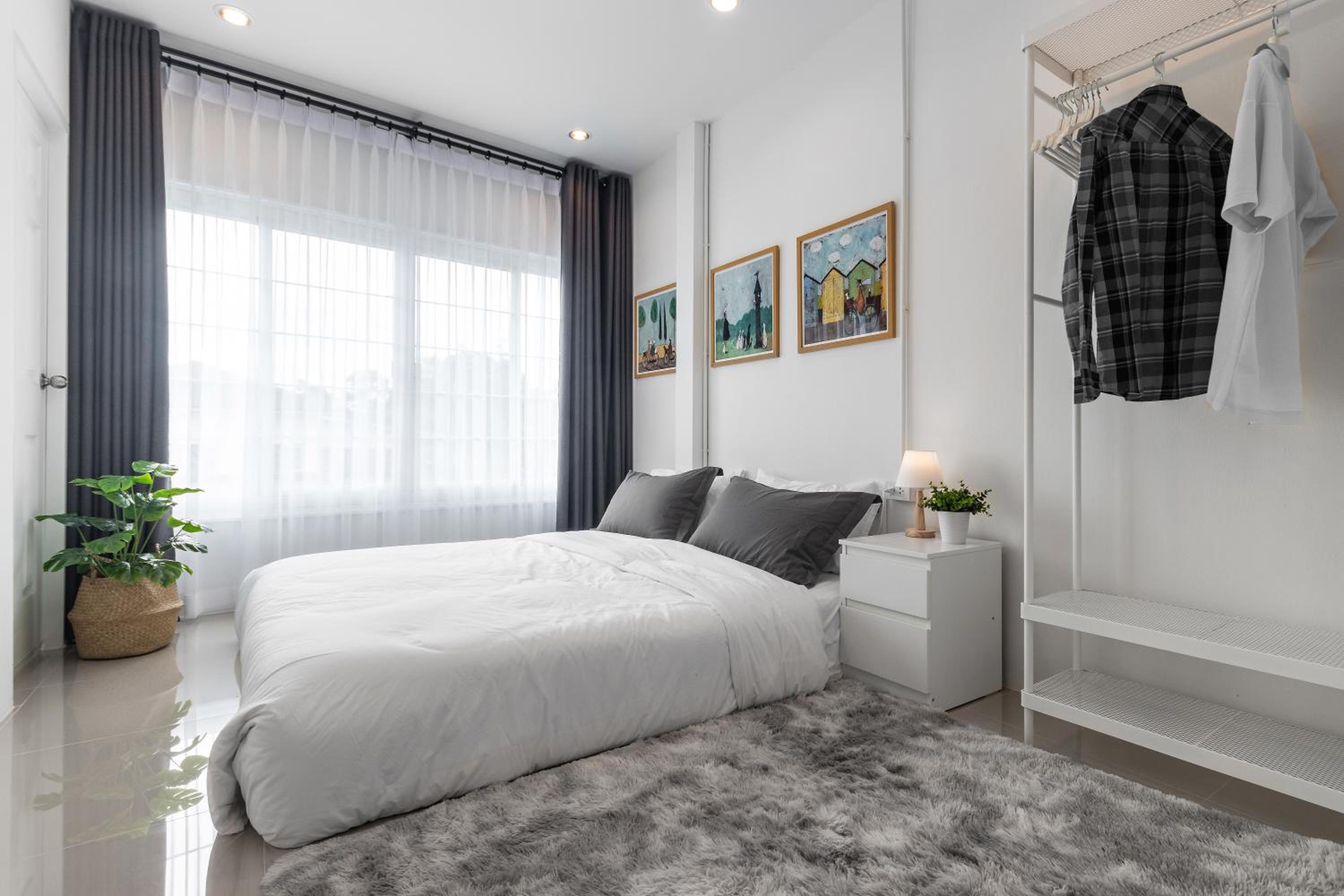 Three-Bedroom Townhouse - Photo 20