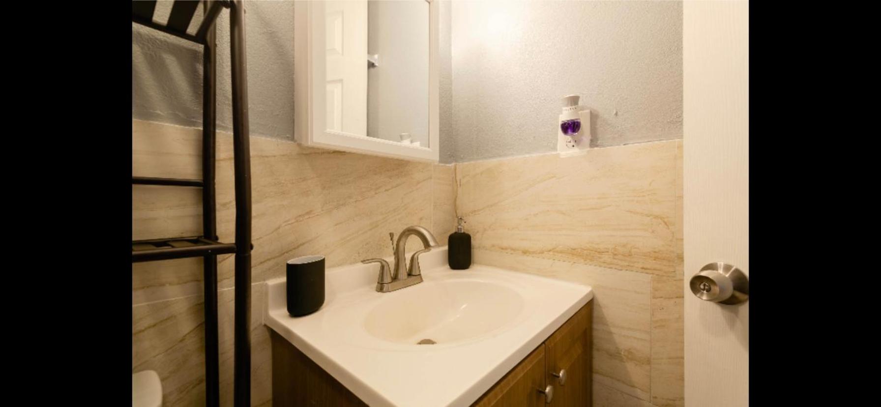 One-Bedroom Apartment - Photo 23