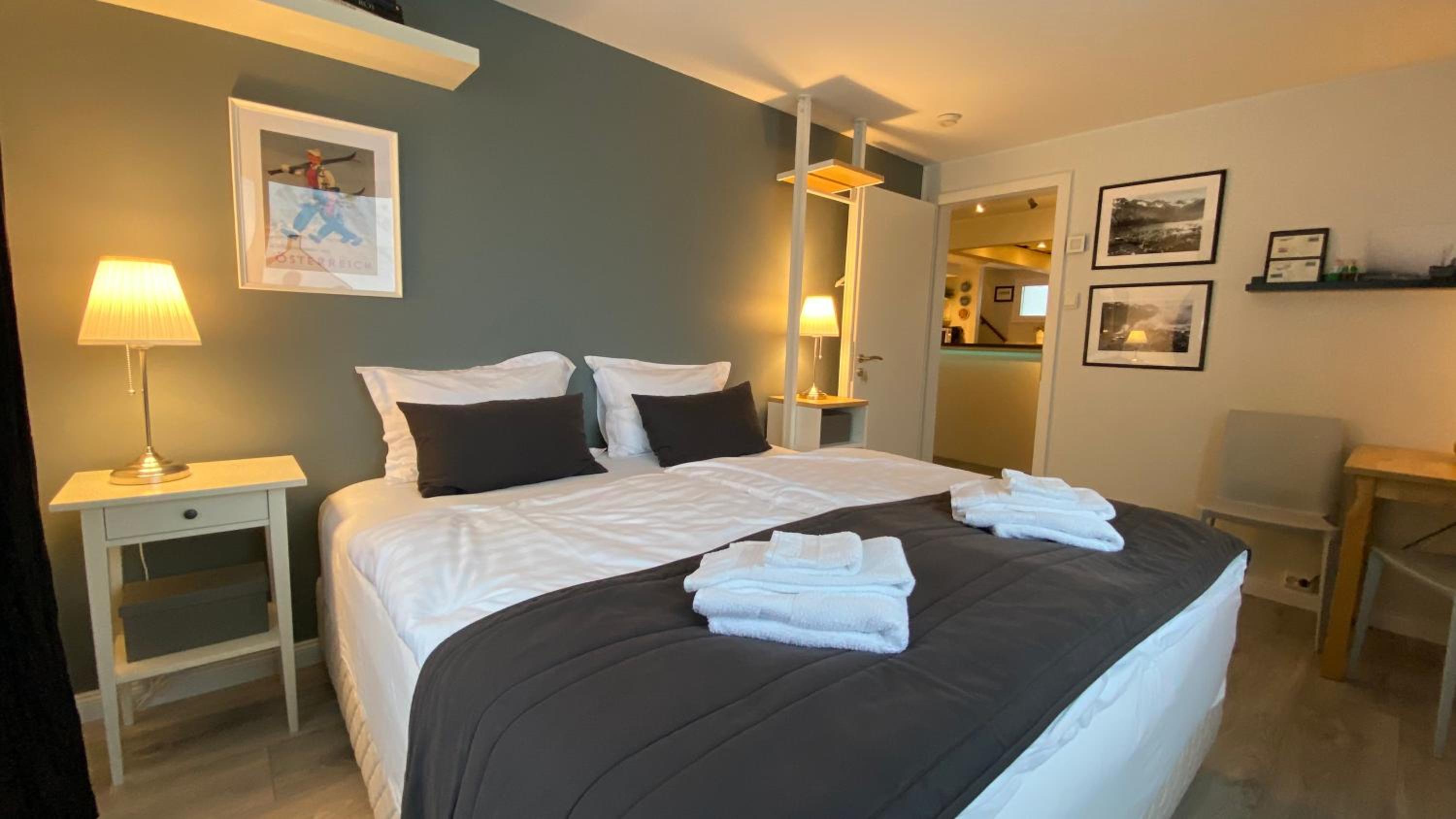 Double Room with Shared Bathroom photo 3