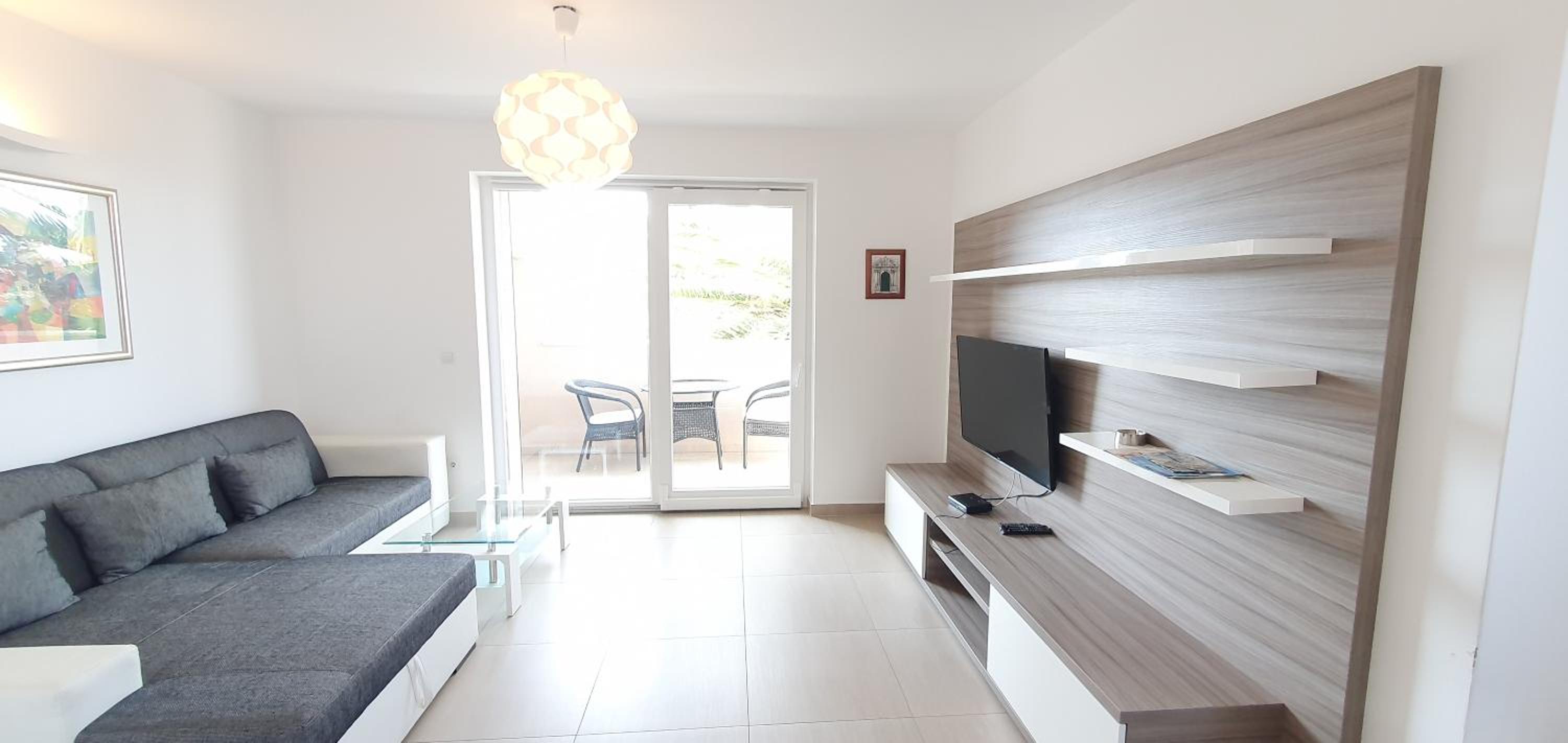 Comfort Two-Bedroom Apartment with Balcony - Photo 1
