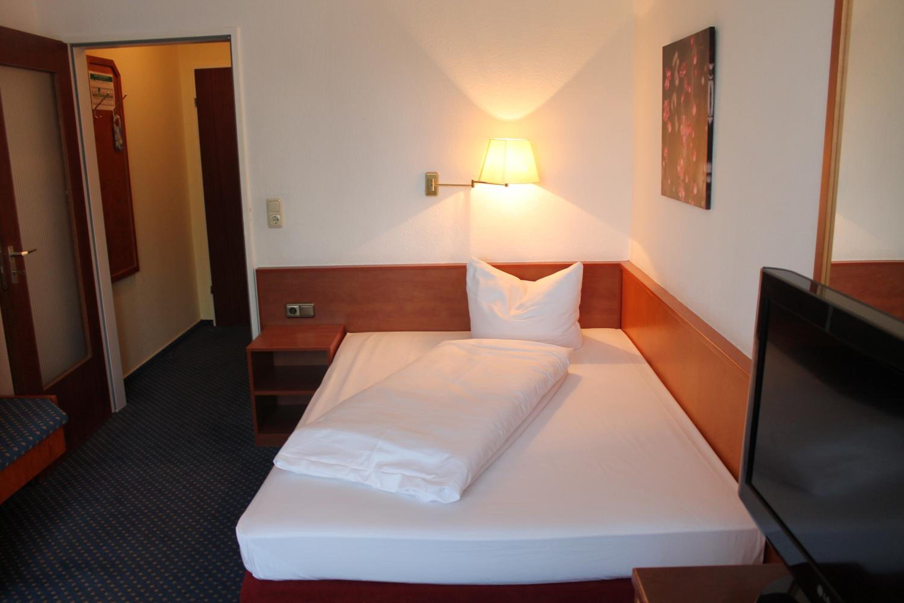 Comfort Single Room with Shower photo 3