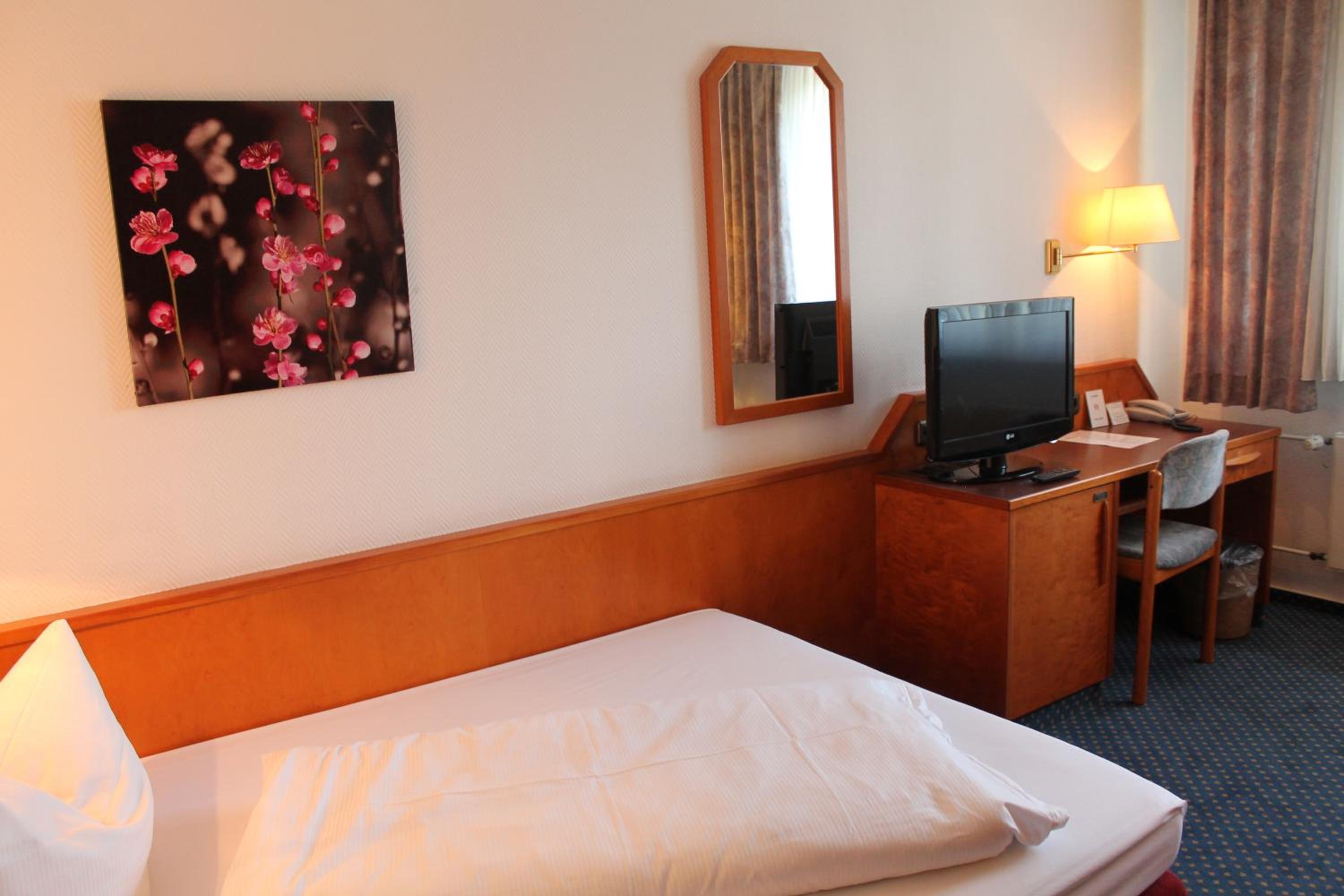 Economy Double Room - Photo 5