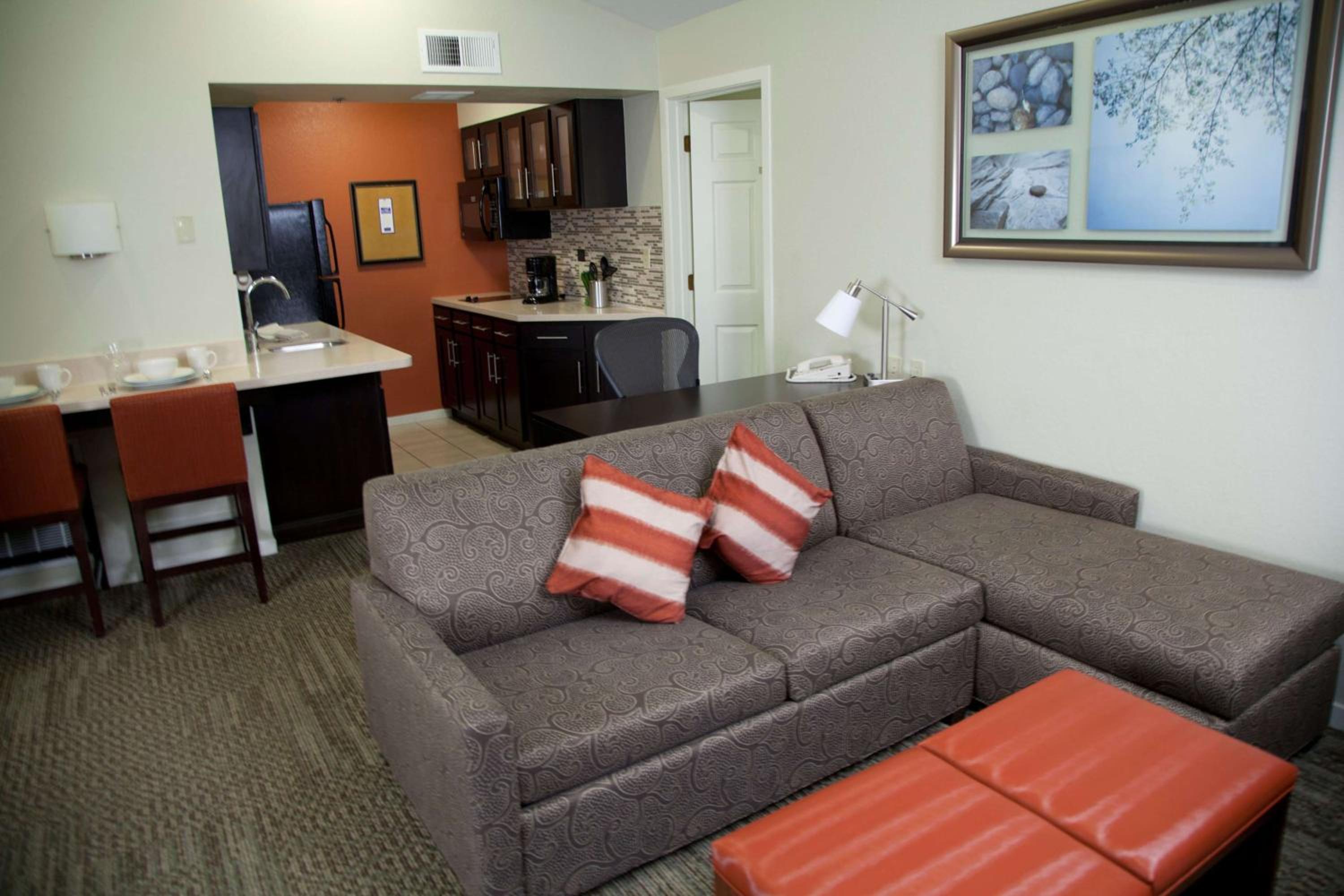 One-Bedroom Queen Suite - Photo 5
