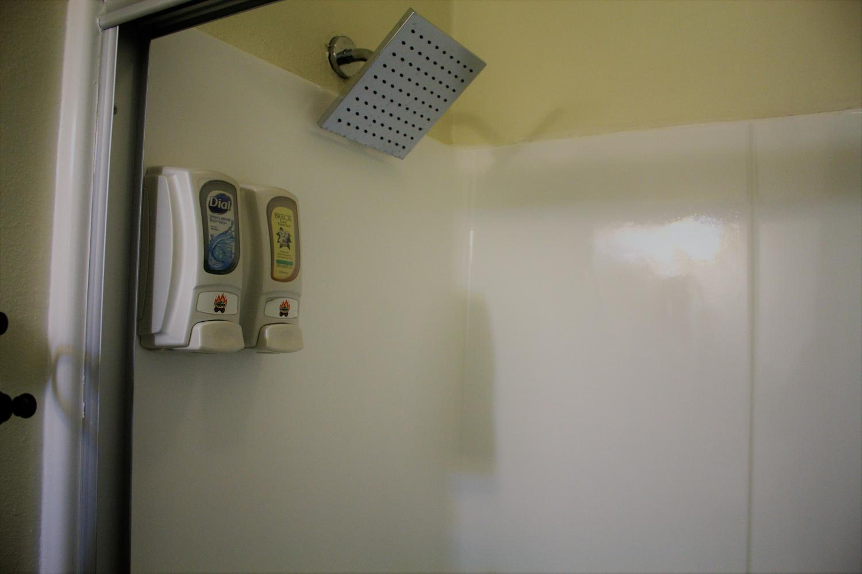 Queen Room - Photo 12