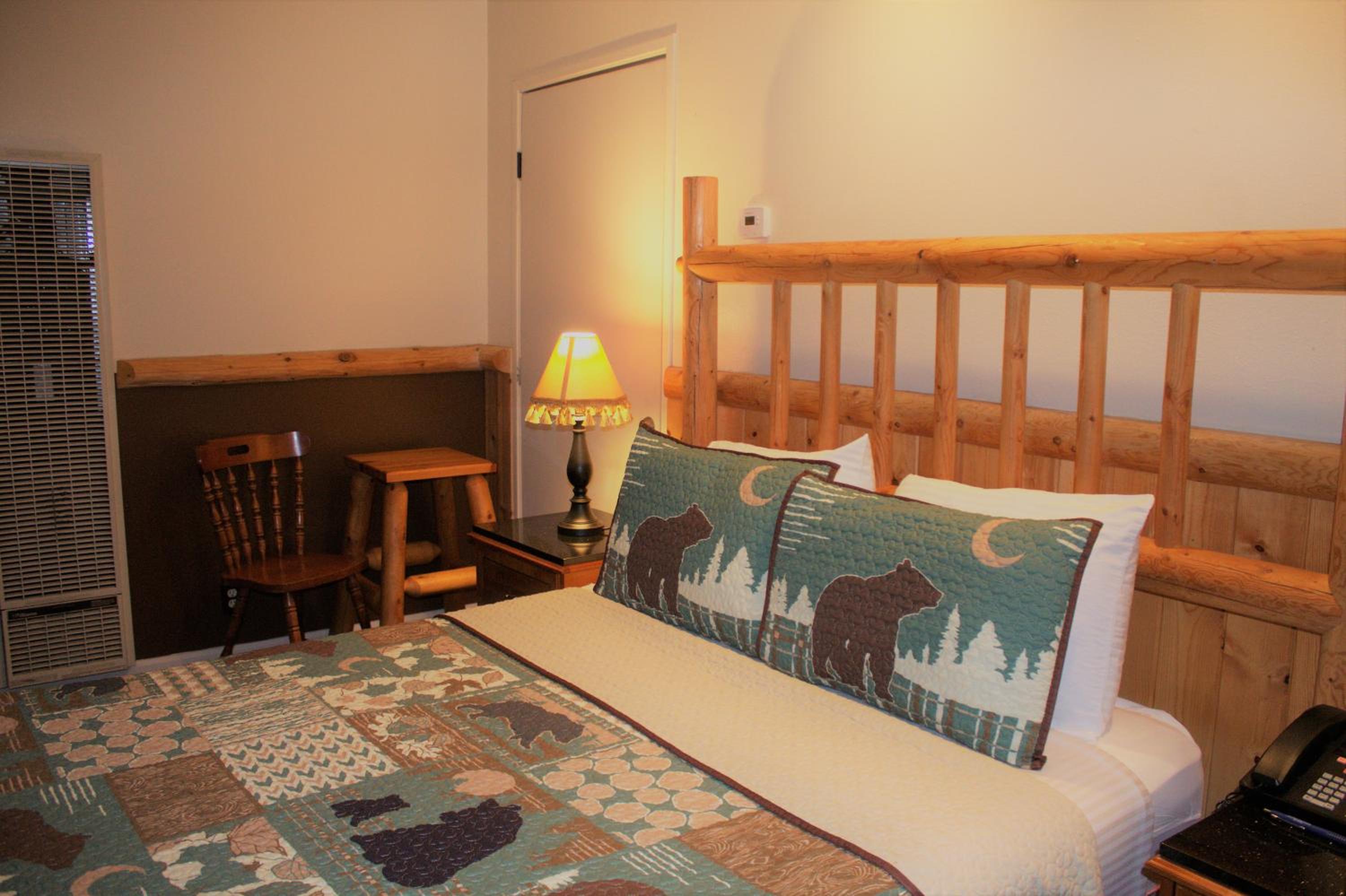 Queen Room - Photo 9