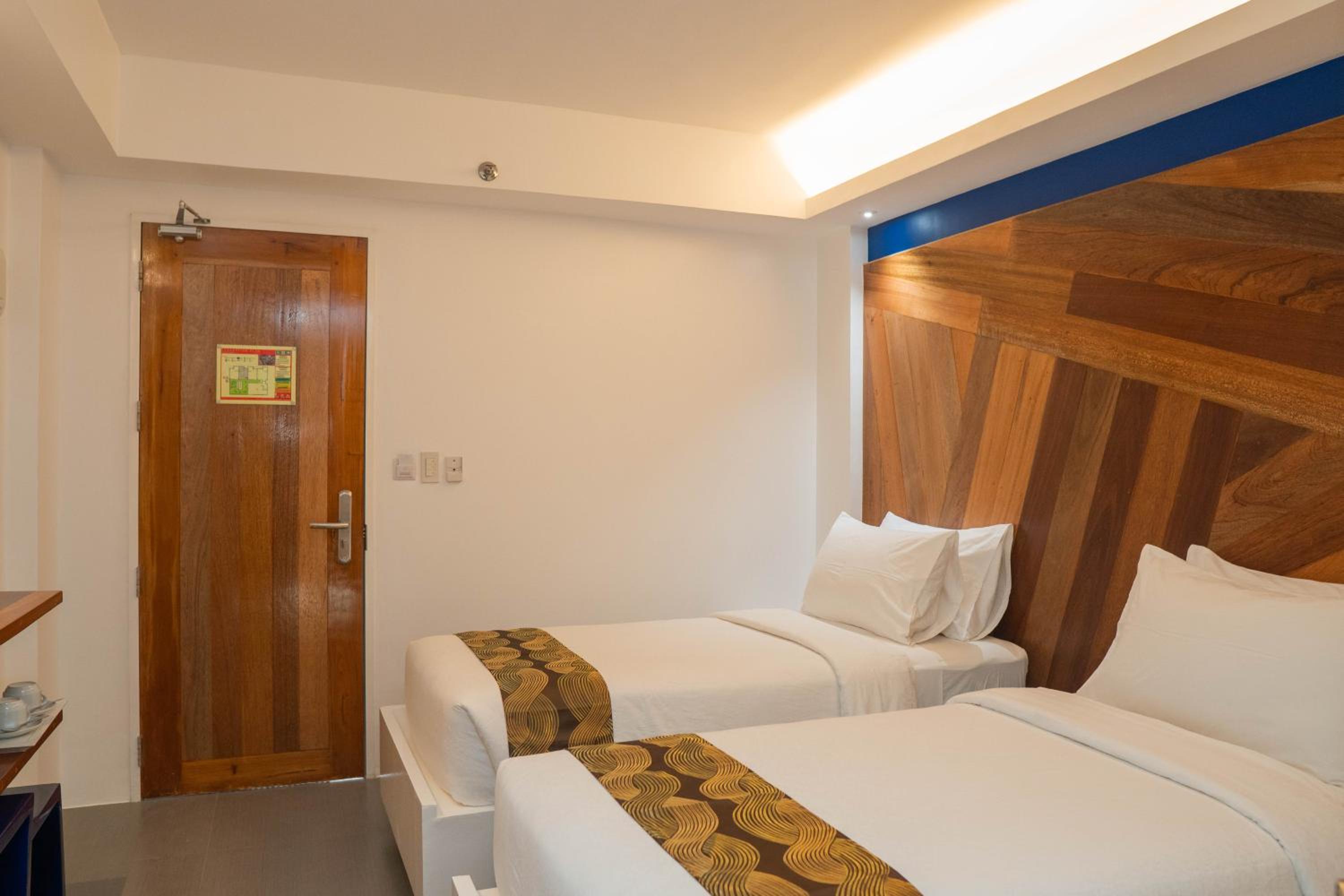 Twin Room - Photo 4