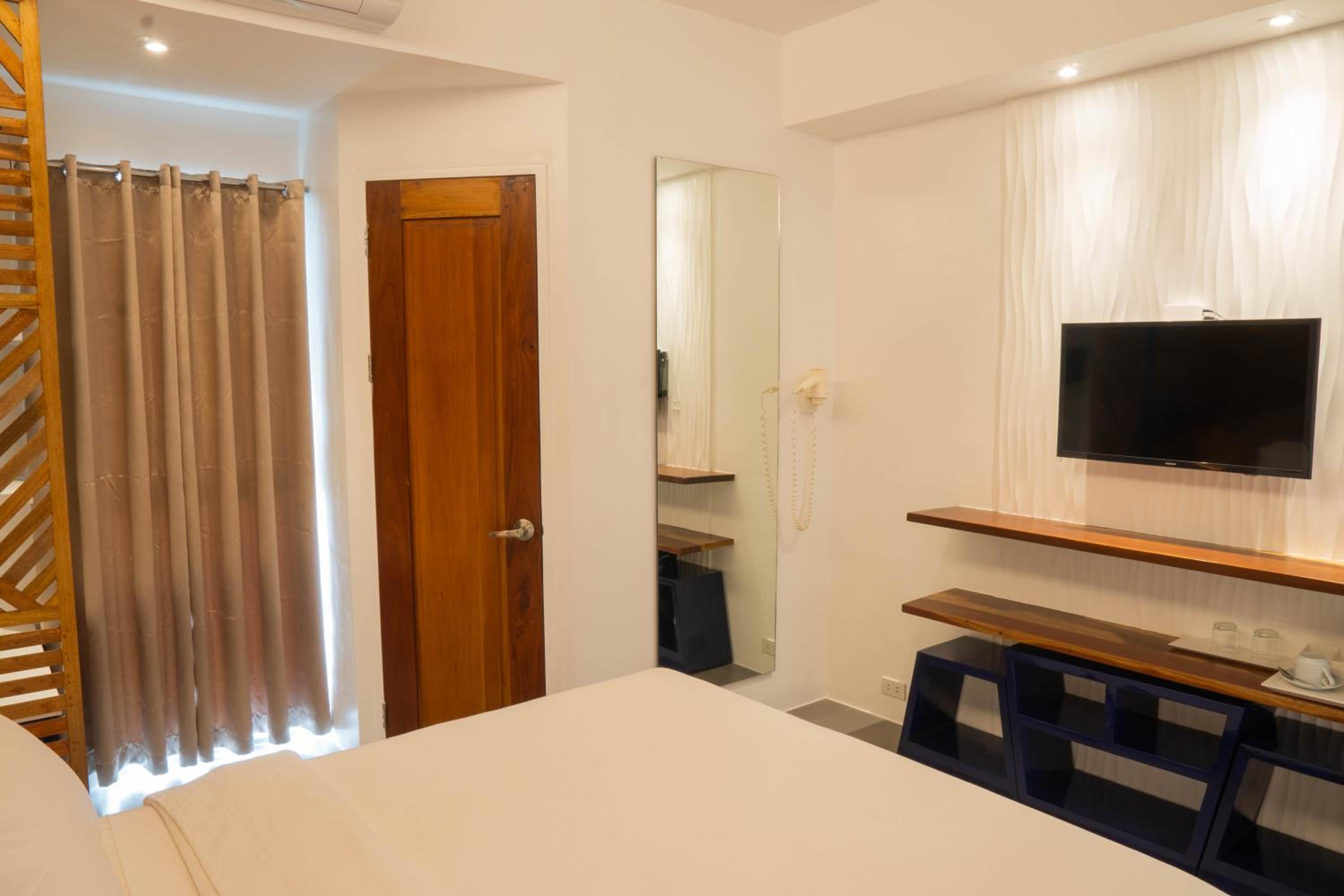 Standard Double Room - Photo 3
