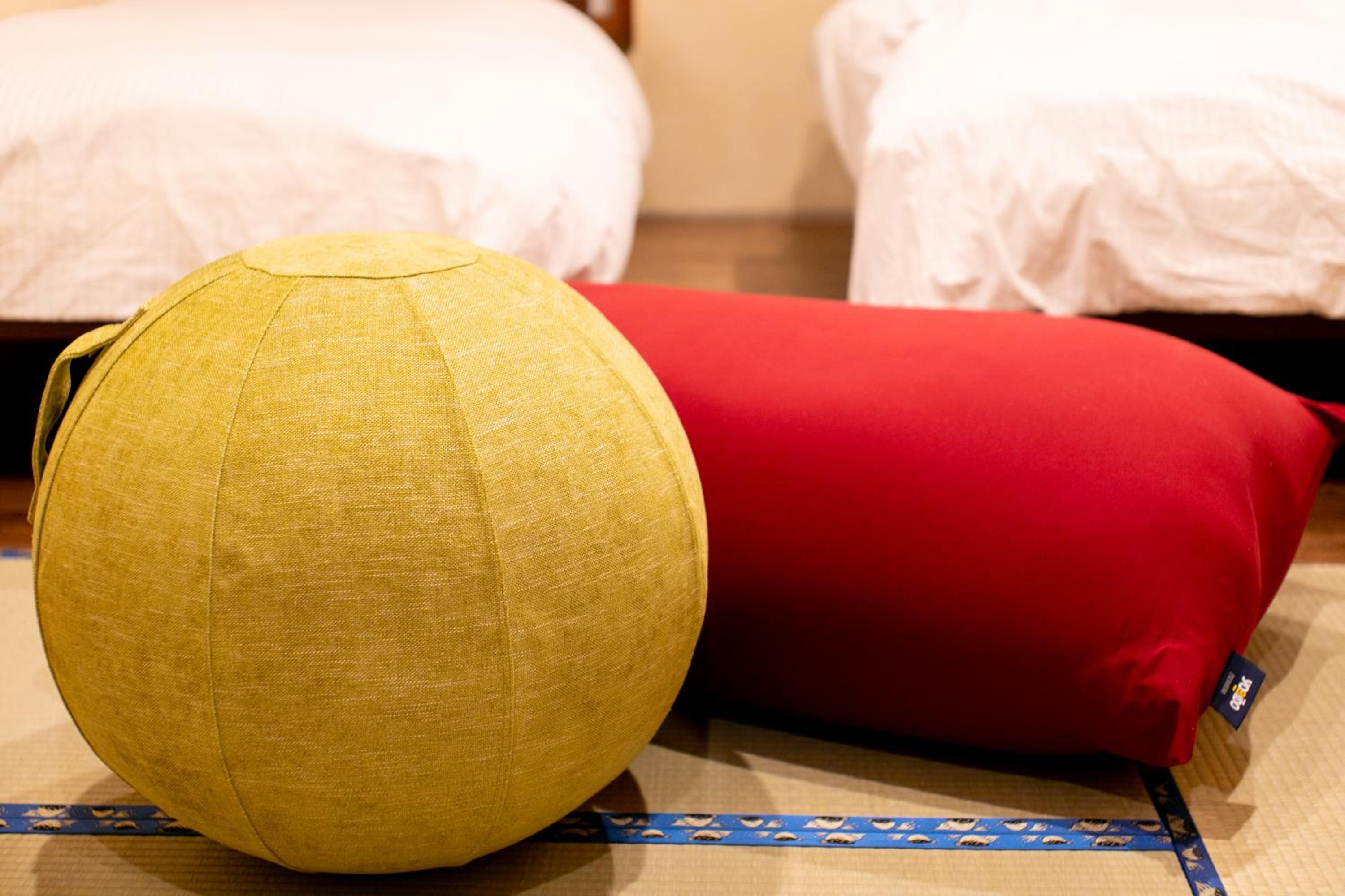 Room with Tatami Area and Toilet photo 2