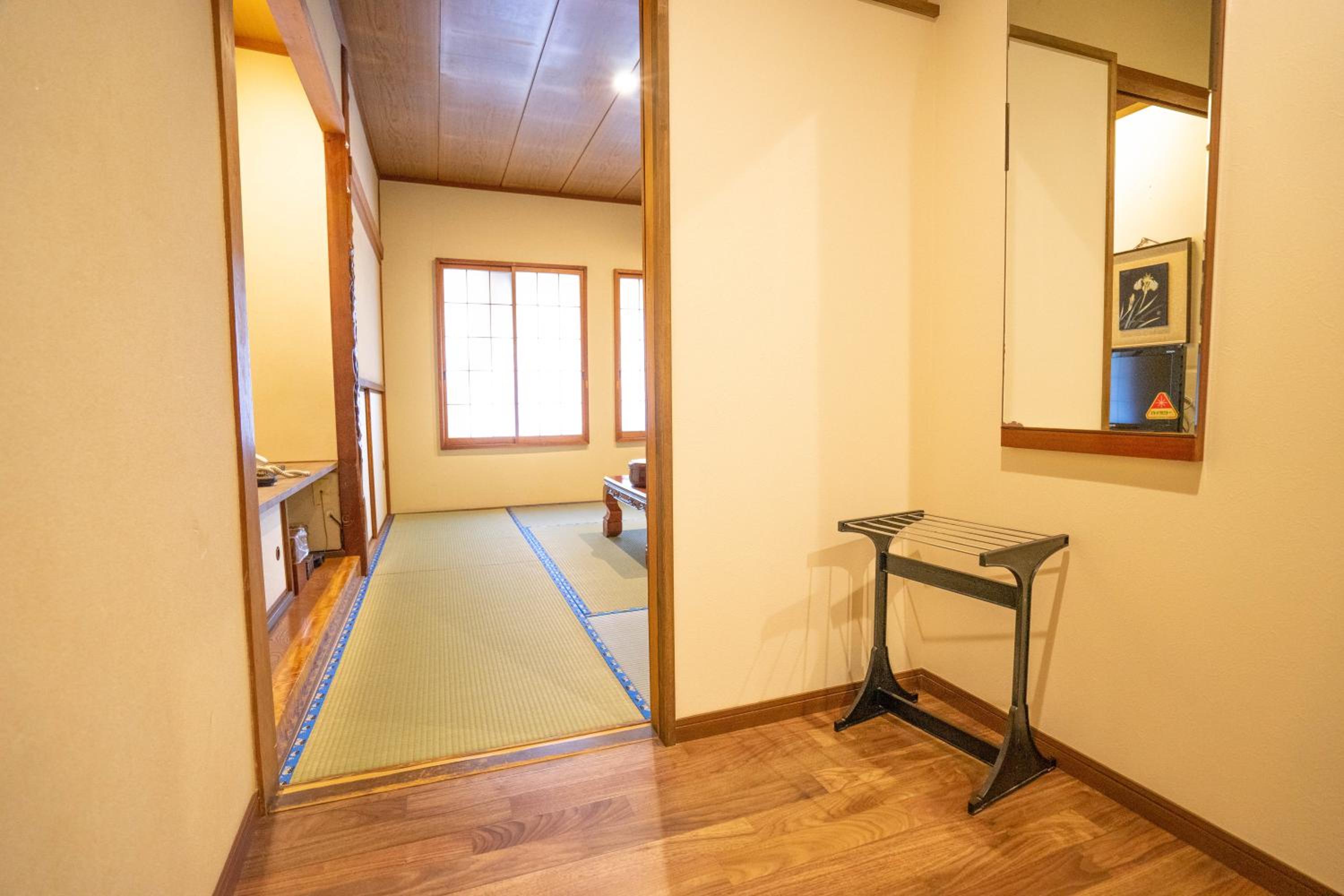 Japanese-Style Triple Room with Toilet photo 2