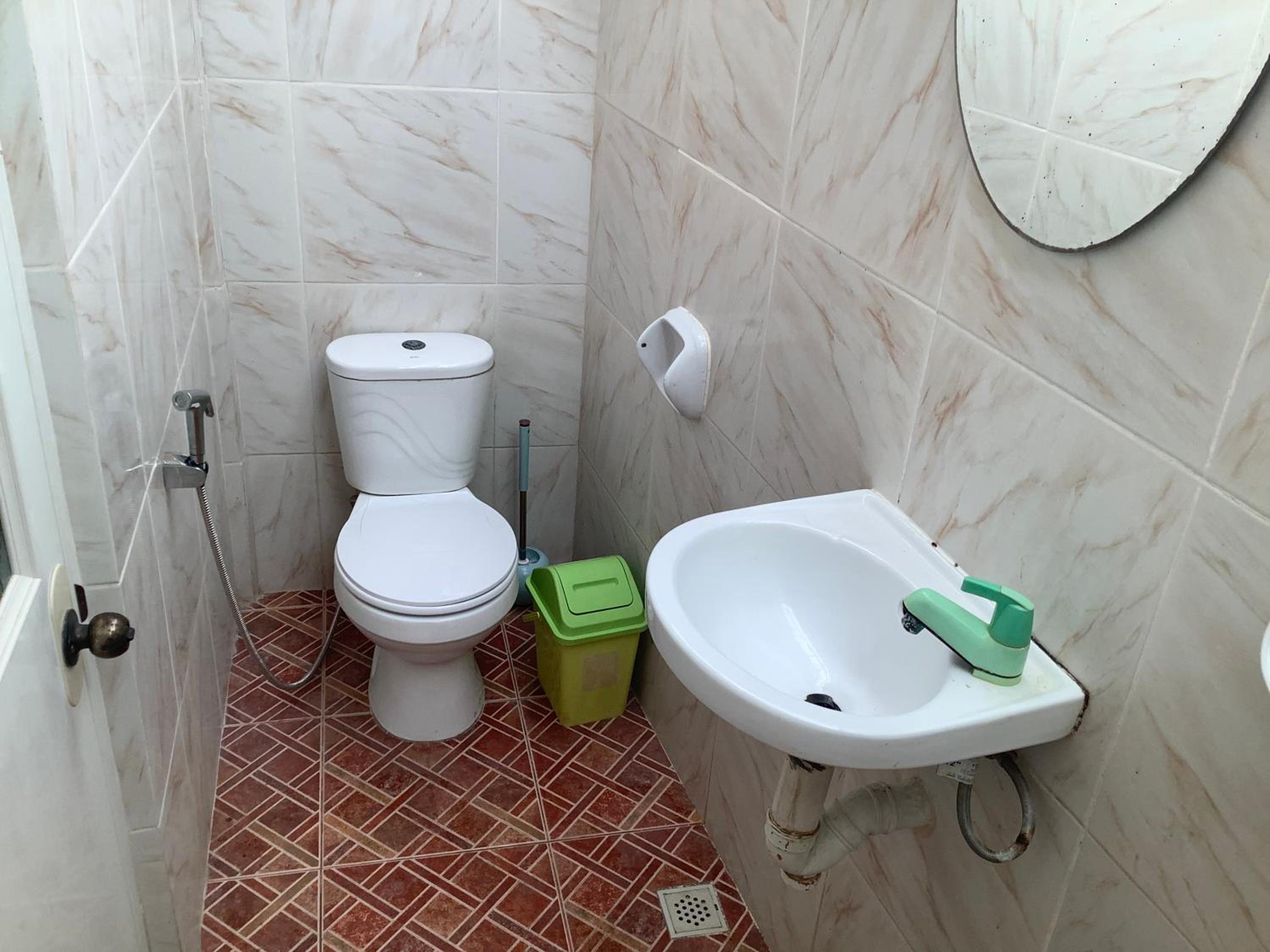 Double Room with Private Bathroom - Photo 5