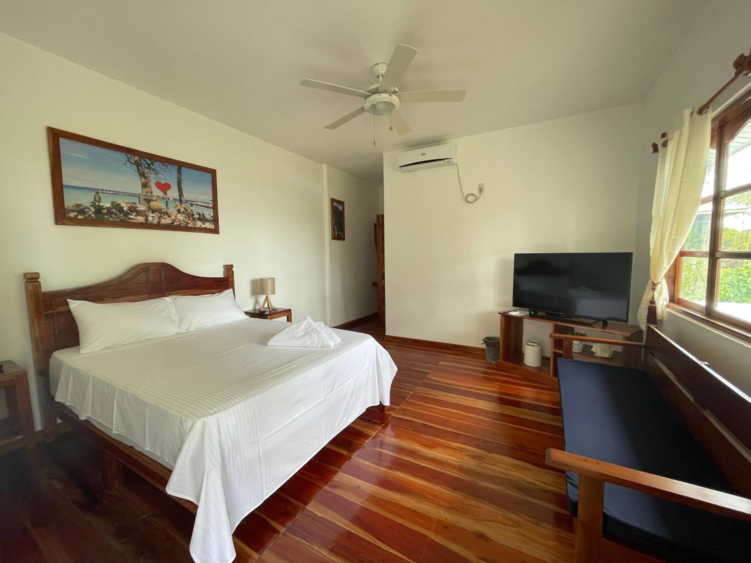 Double Room with Sea View - Photo 5