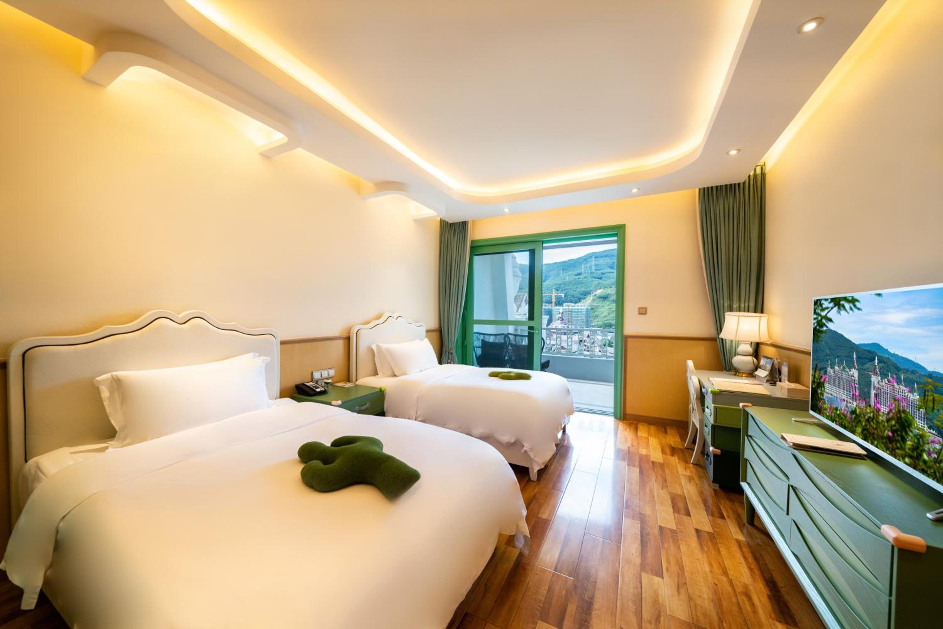 Mountain View Superior Twin Room