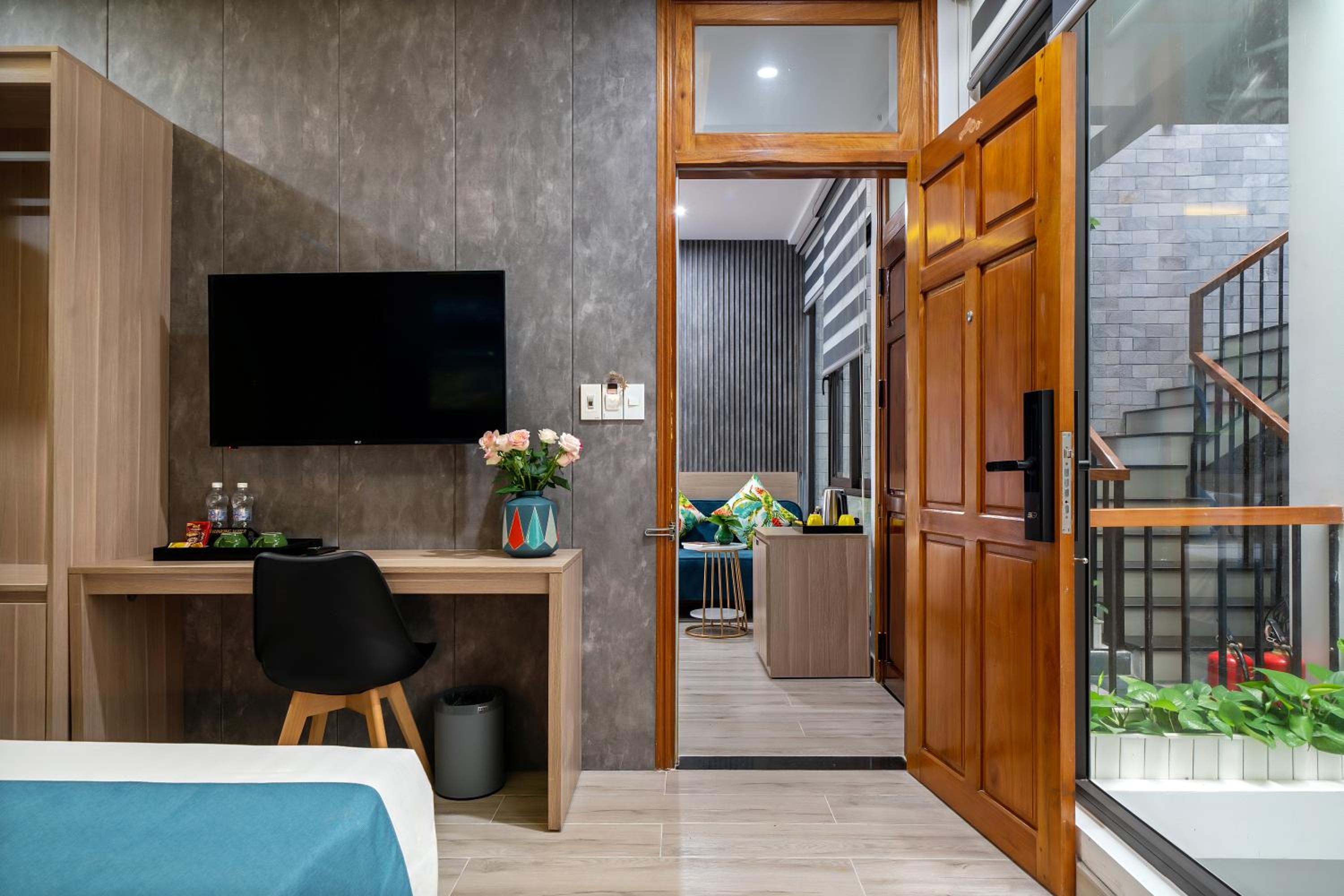 Two-Bedroom Villa - Photo 9