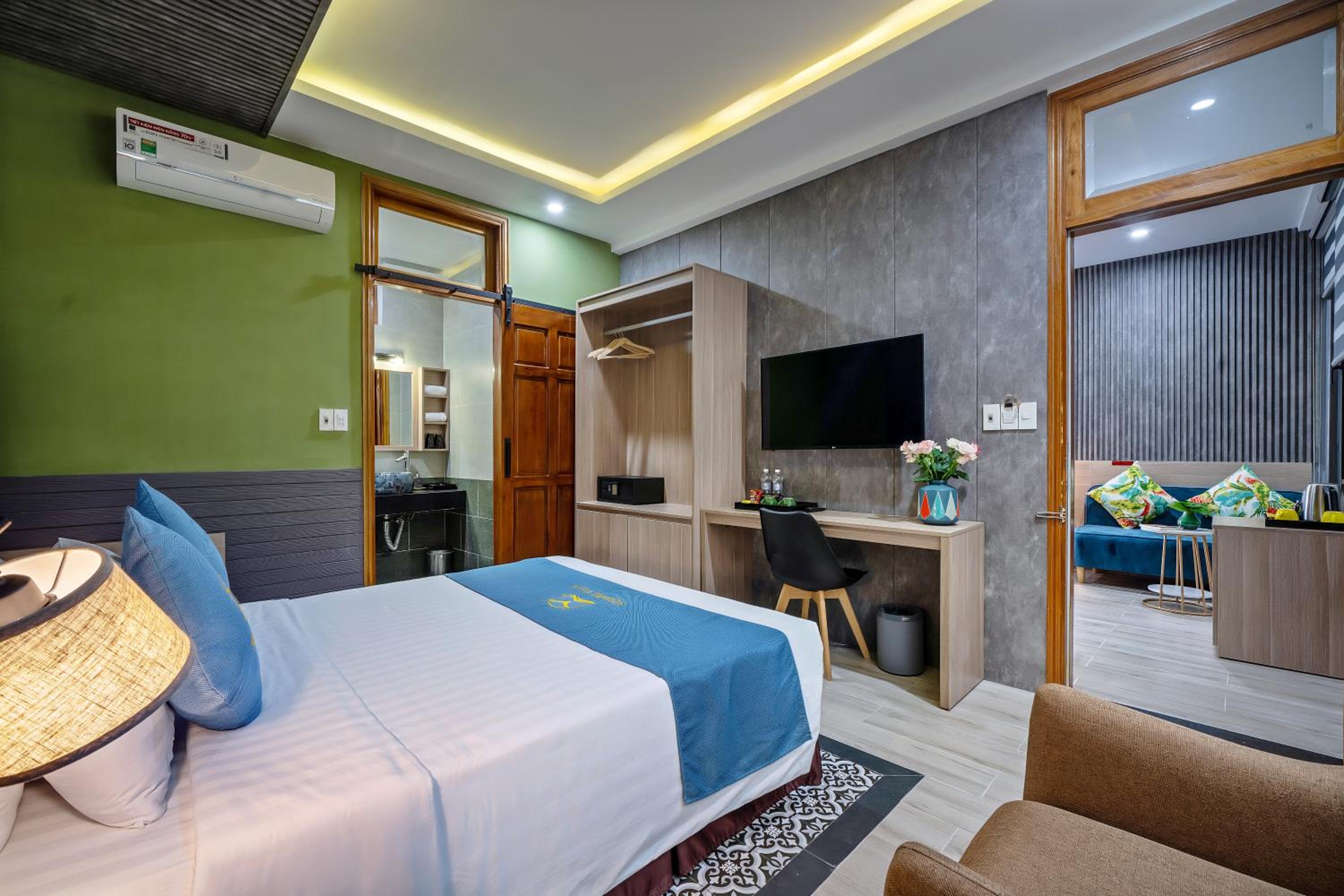 Two-Bedroom Villa - Photo 6