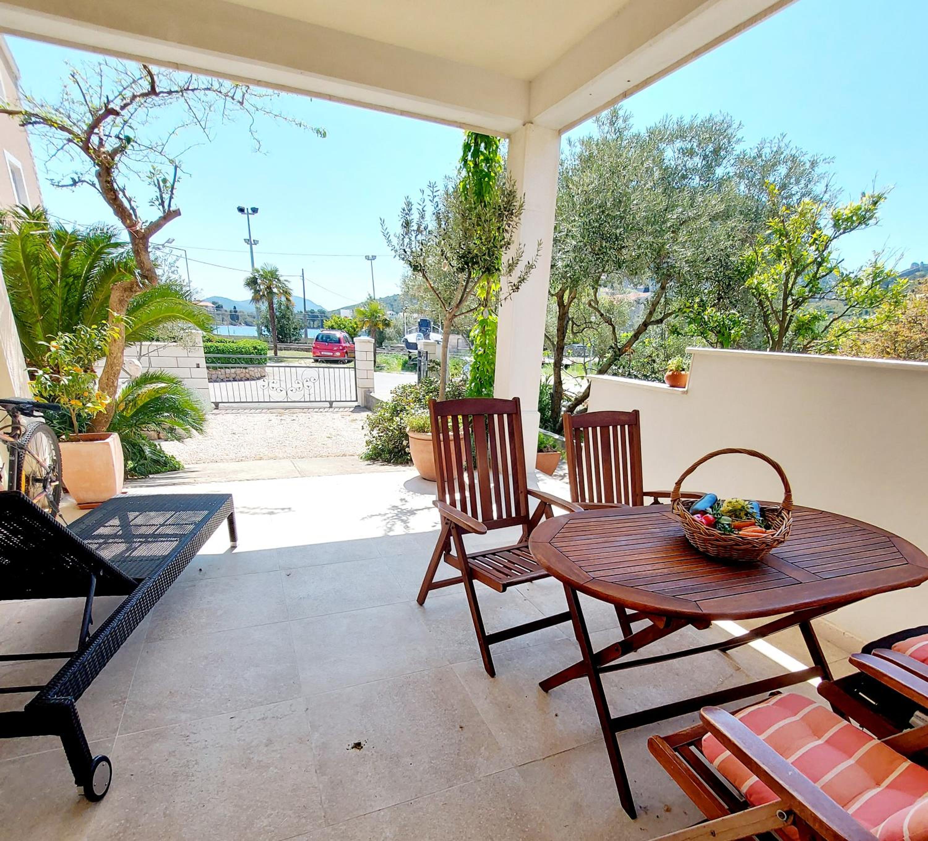 Apartment with Sea View - Photo 18