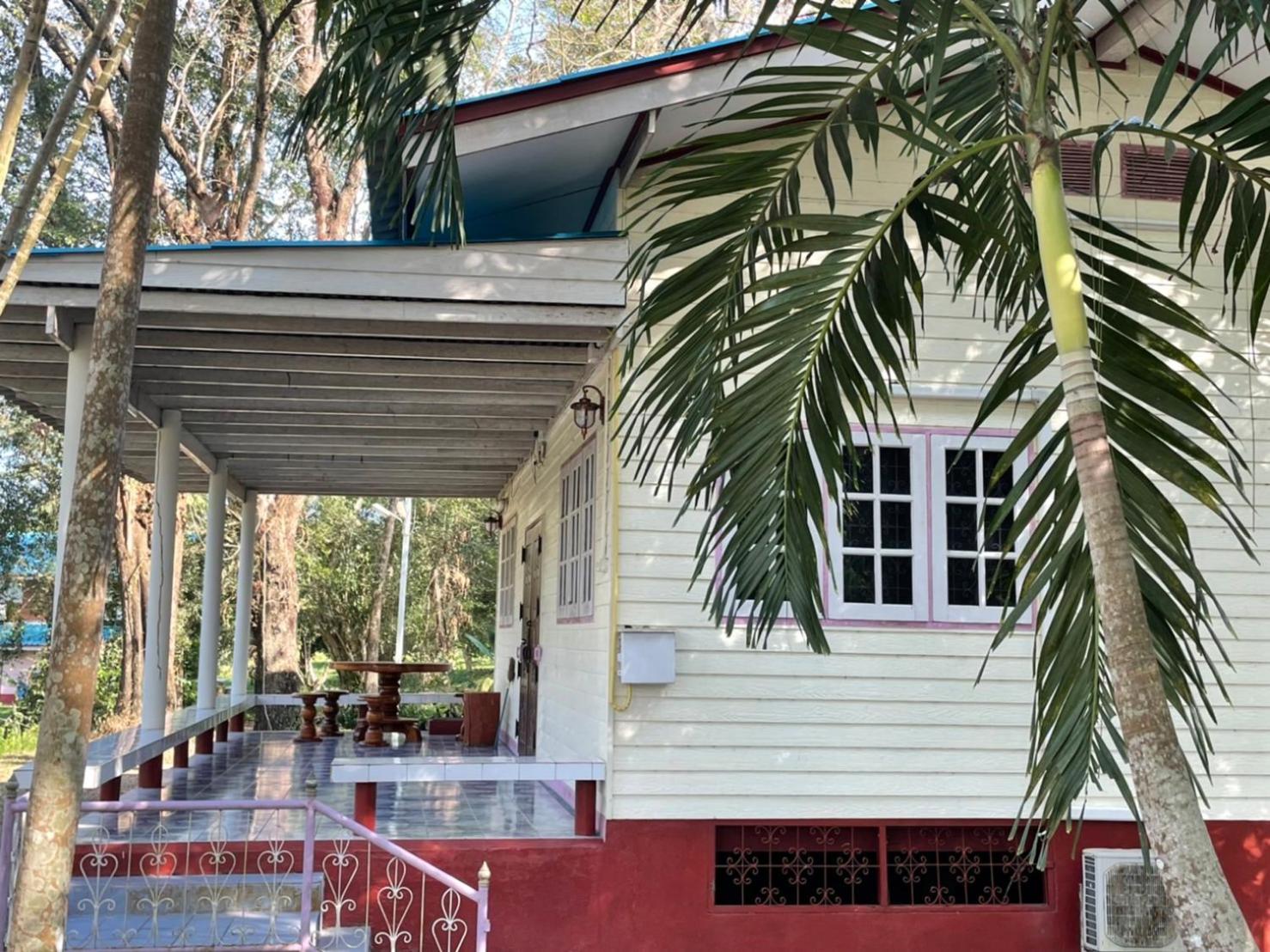 Three-Bedroom House photo 2