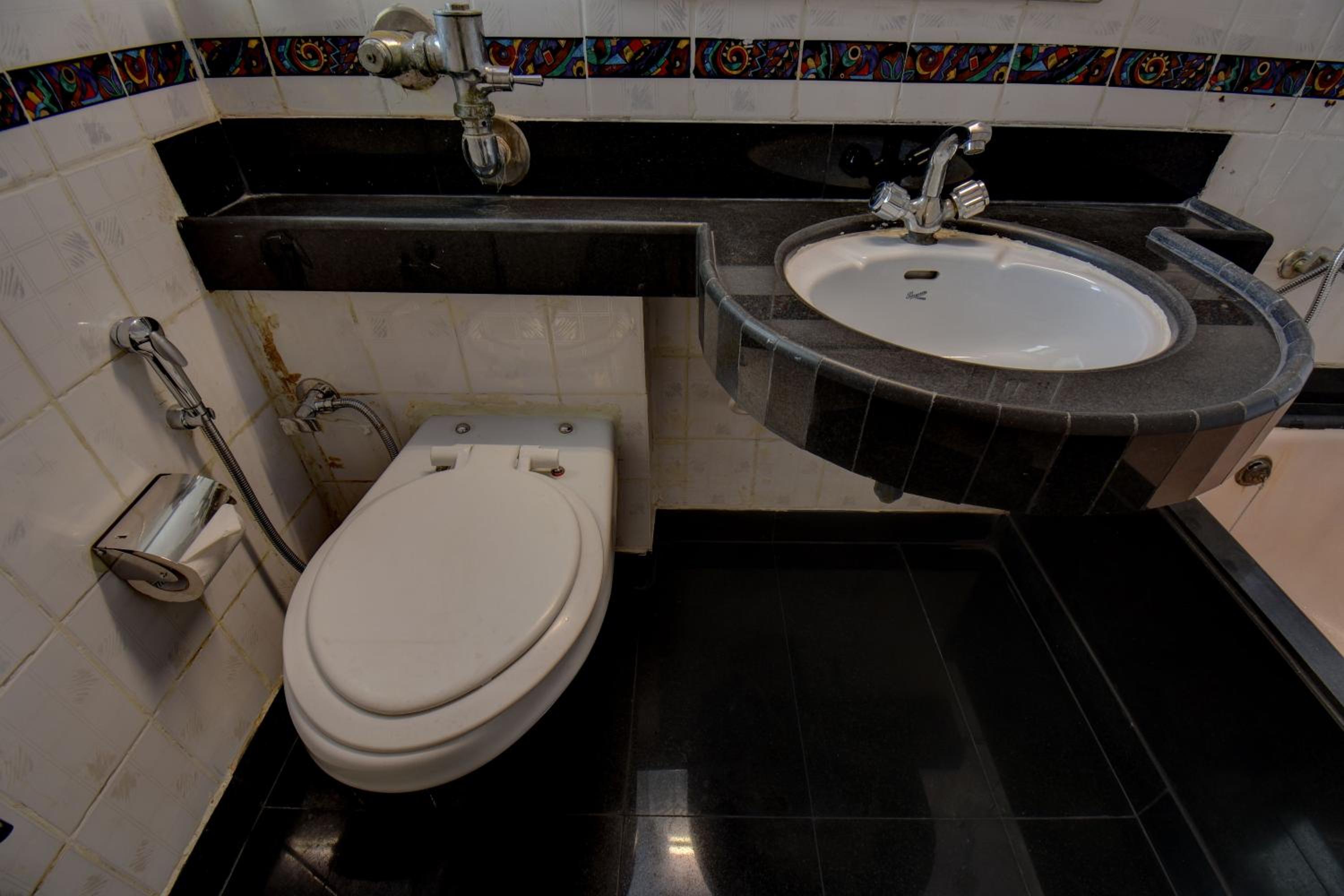 Suite - Photo 7