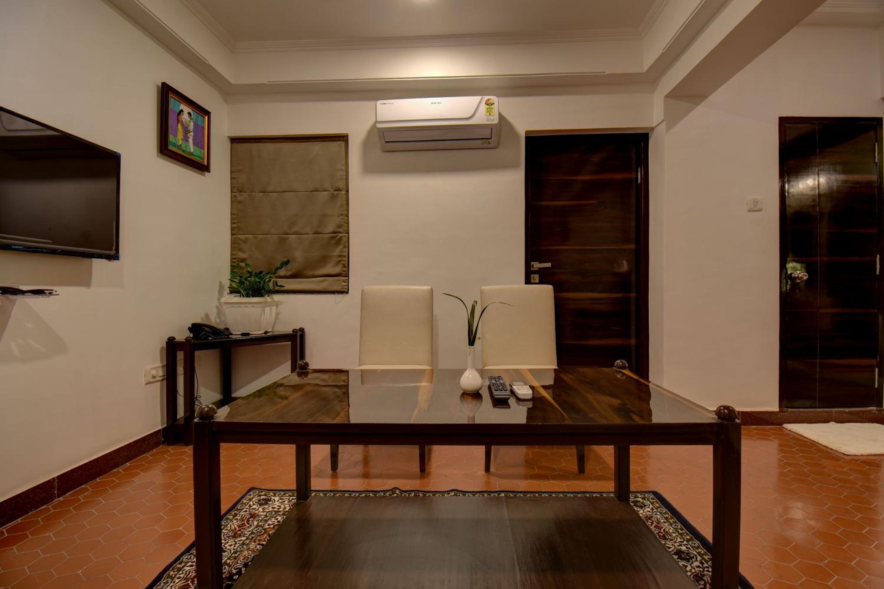 Suite - Photo 20