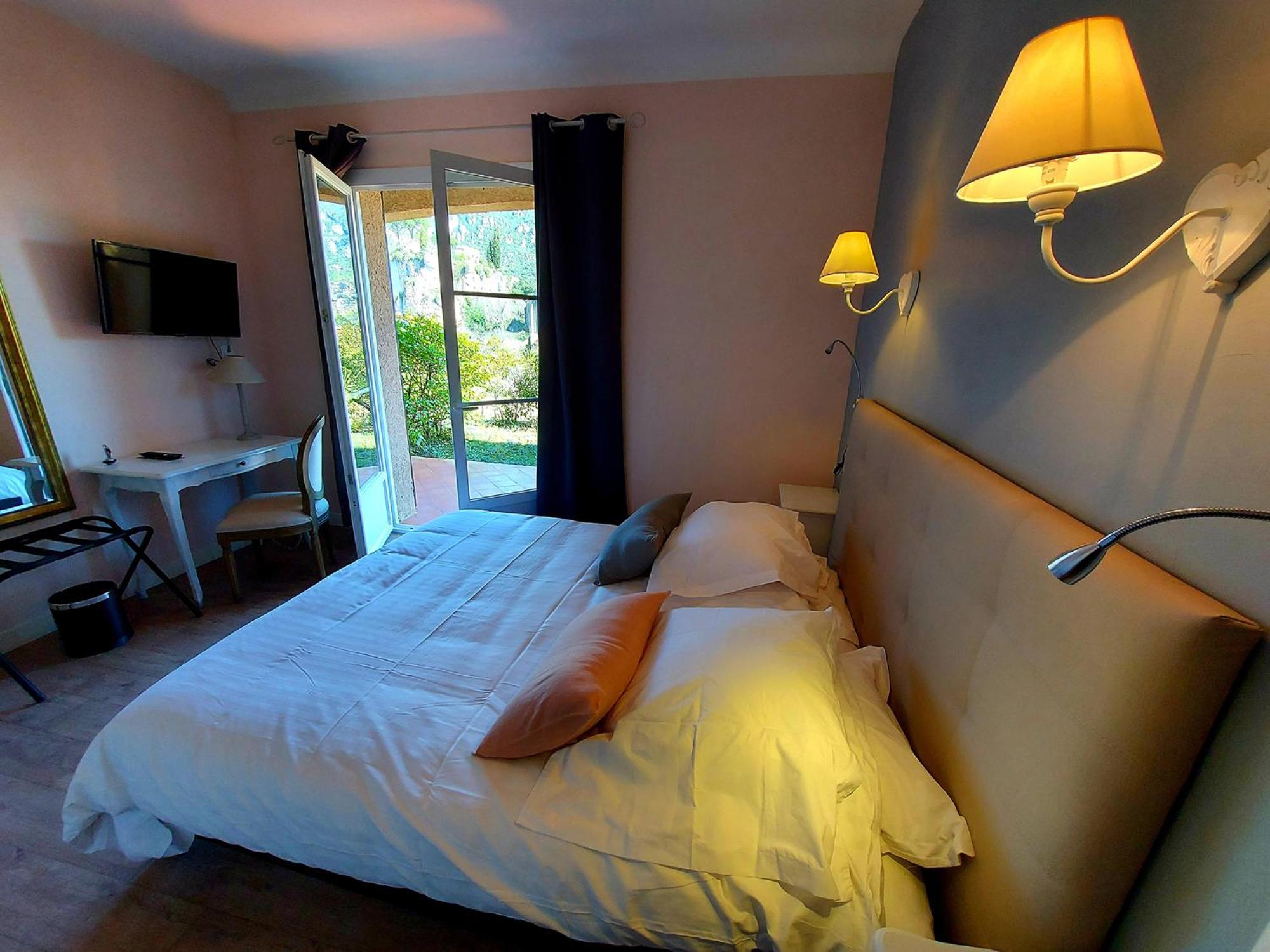 Double Room with Mountain View photo 2