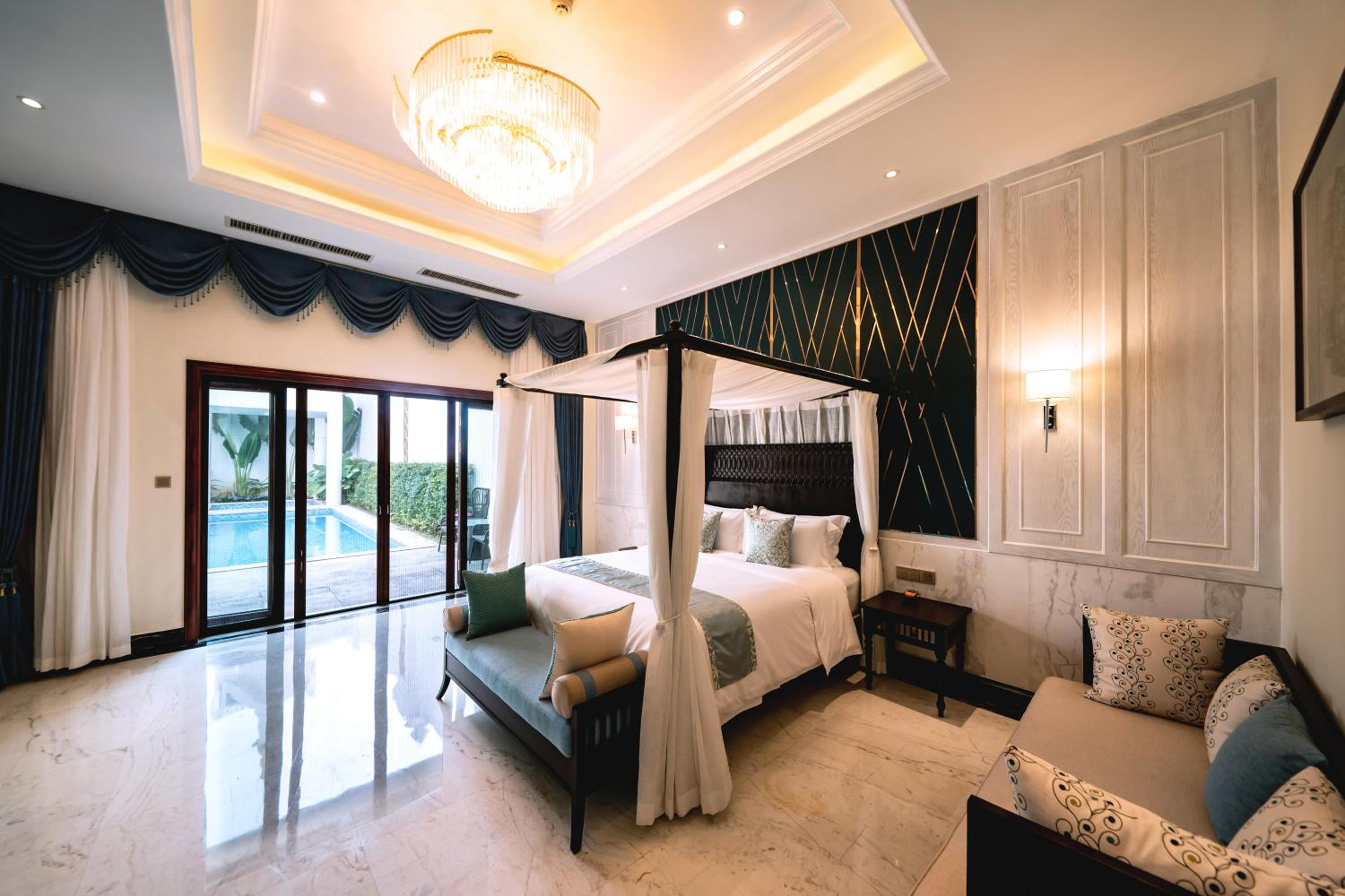 Suite with Private Pool