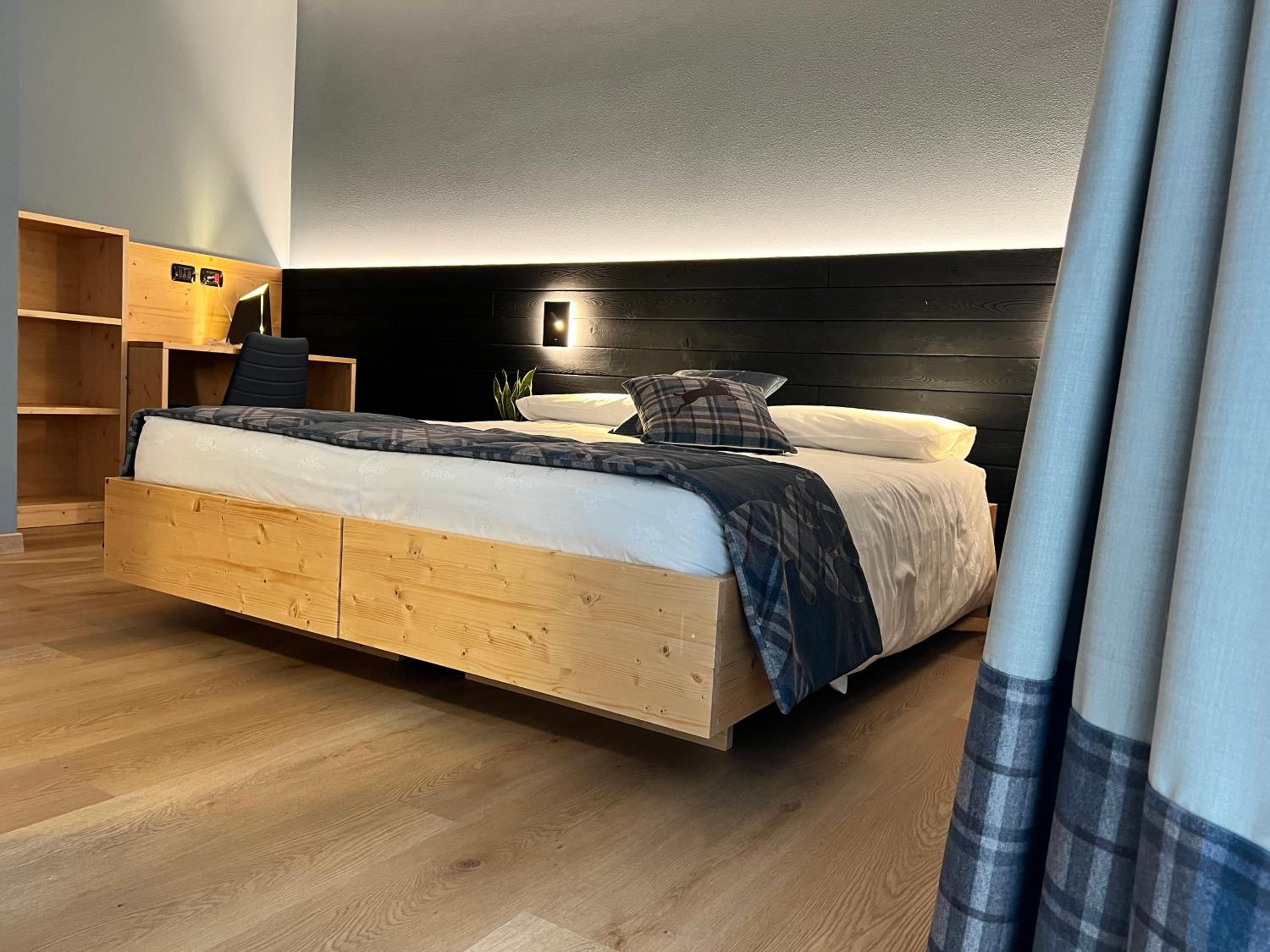 Deluxe Double or Twin Room photo 3