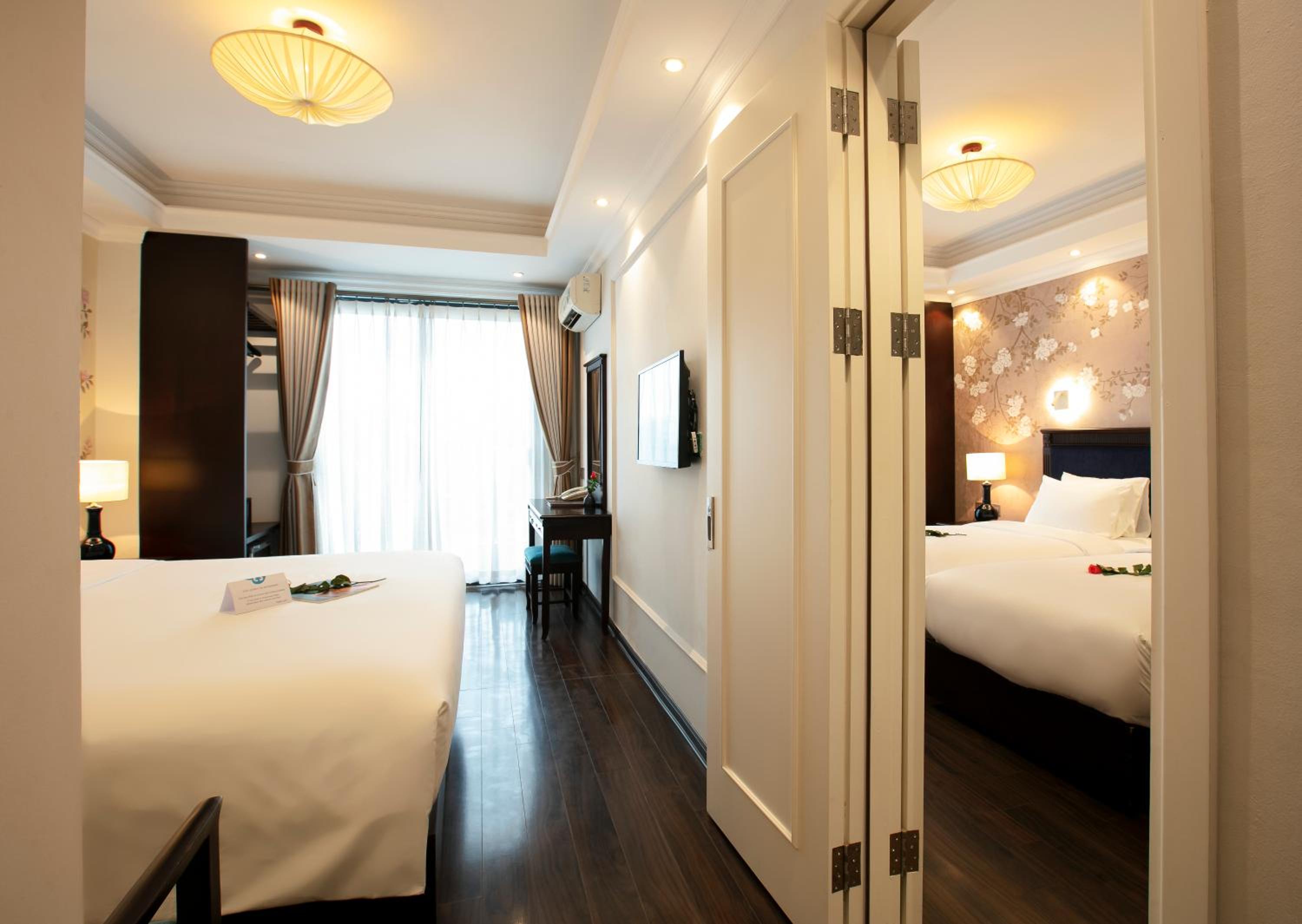 Connecting Suite with Balcony