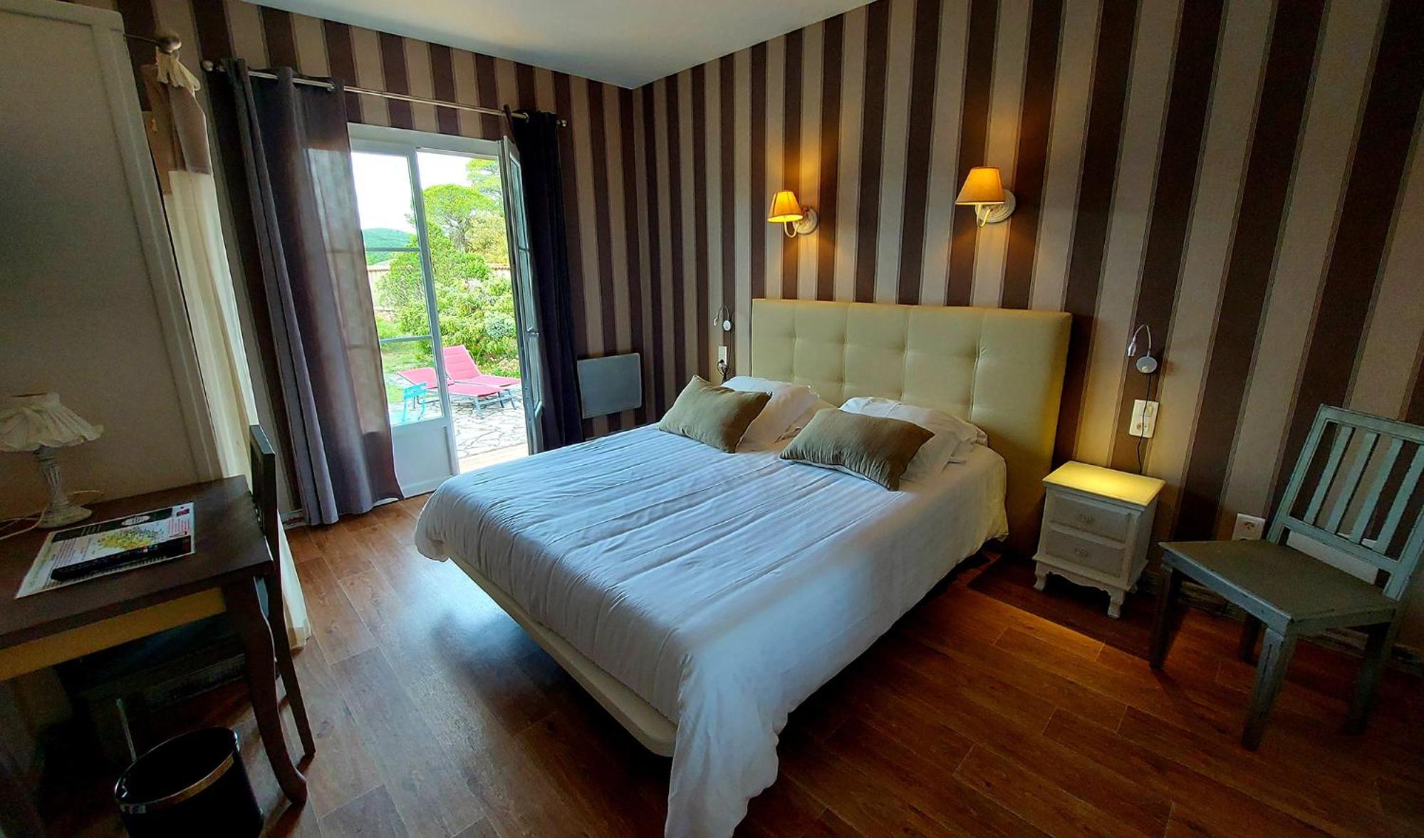 King Room with Garden View photo 2