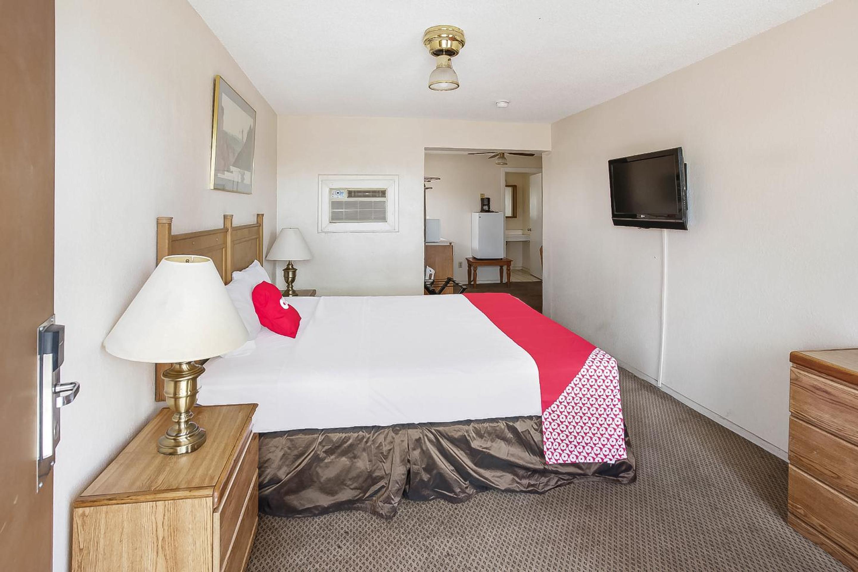 Premium King Bed photo 1
