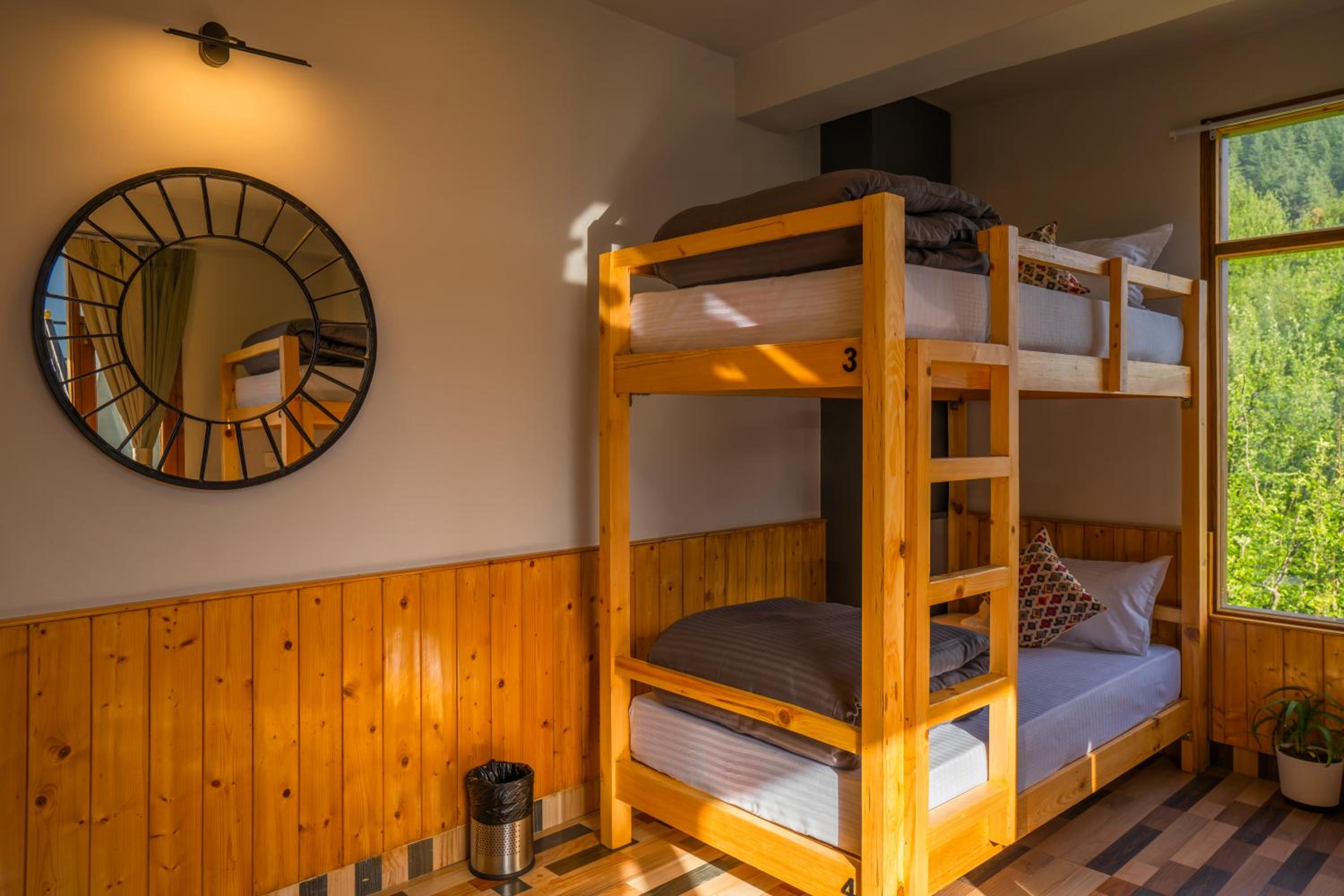 Bed in 6-Bed Mixed Dormitory Room photo 3