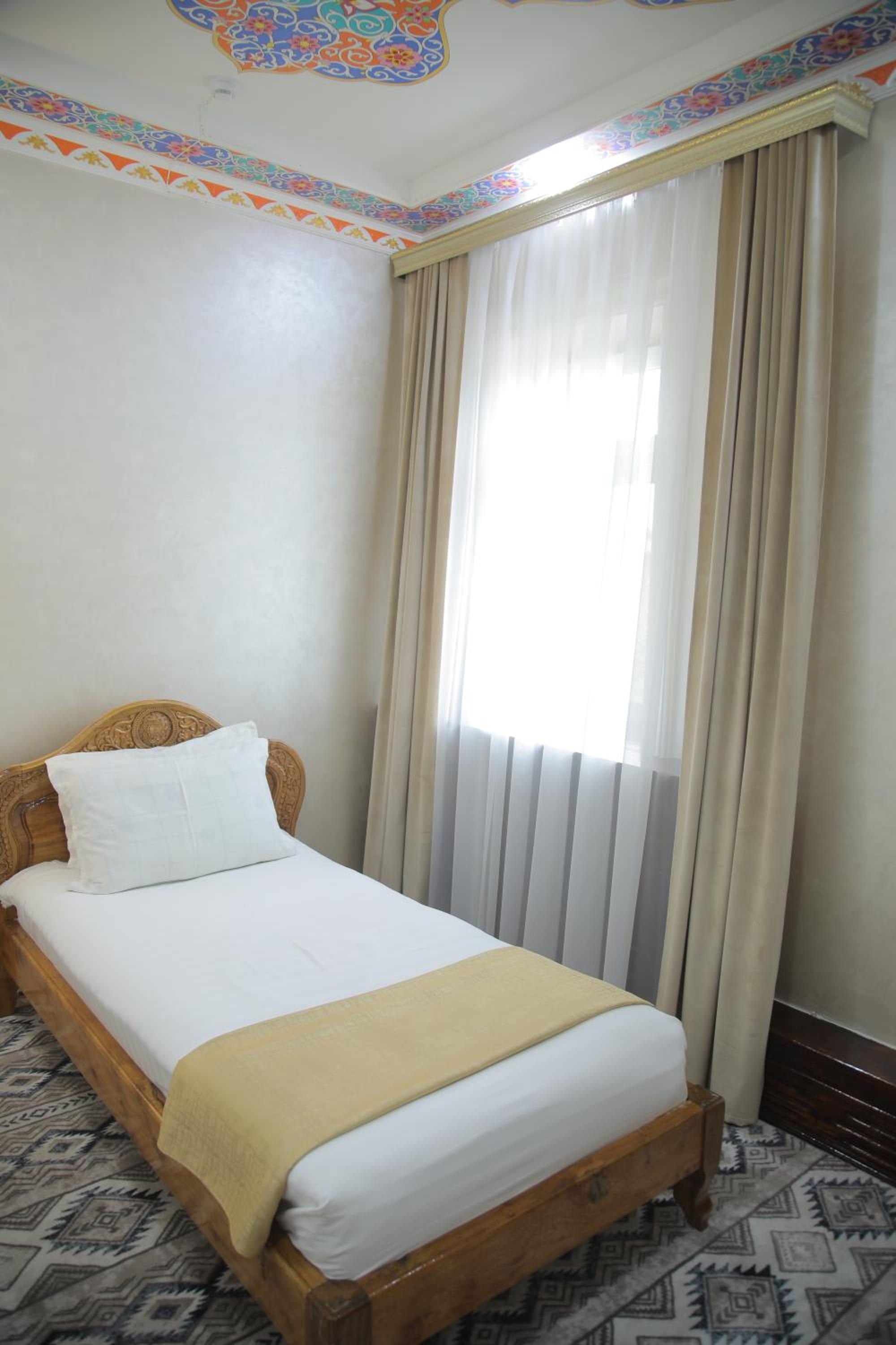 Single Room with Bathroom photo 1