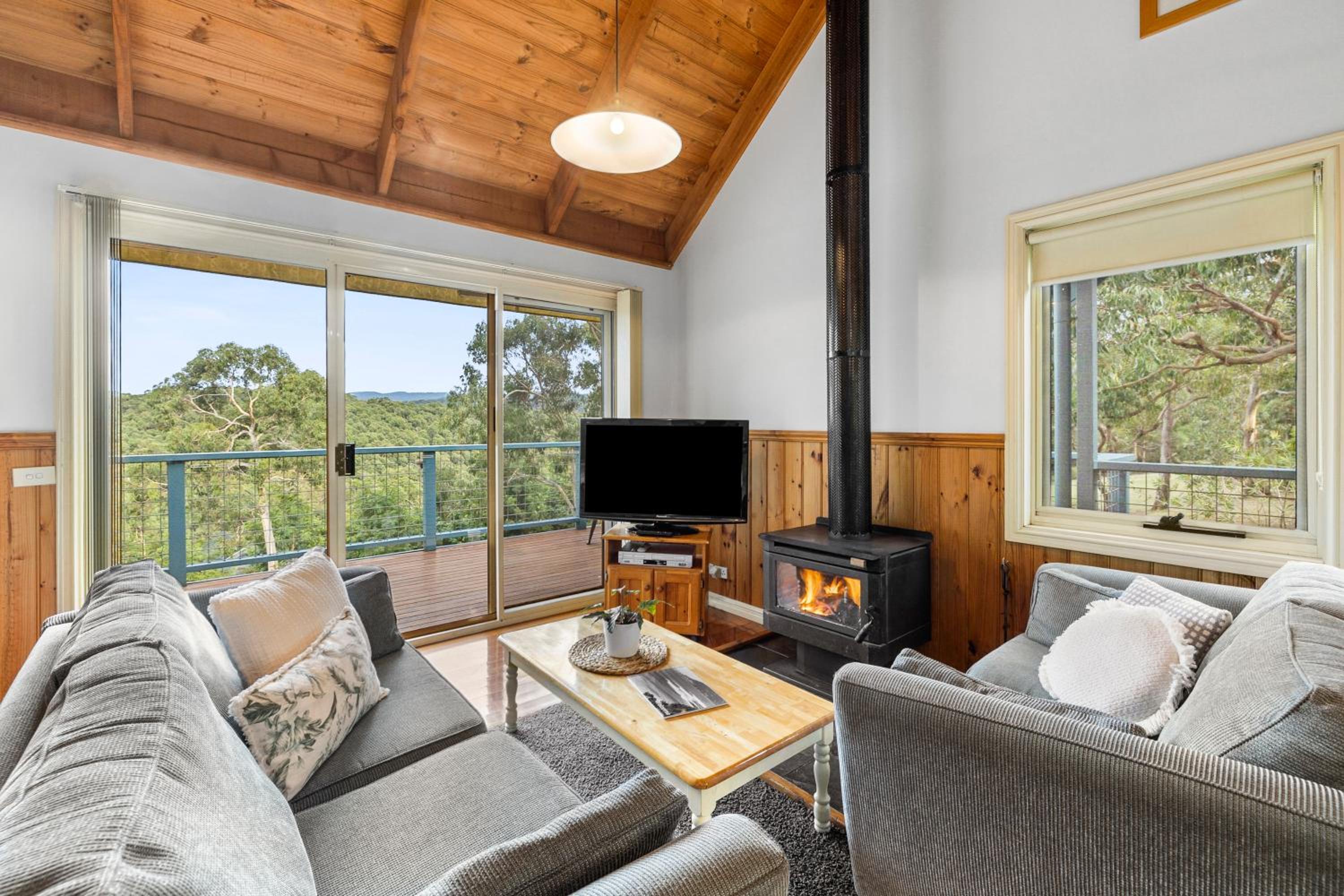Two-Bedroom Cottage with Spa Bath