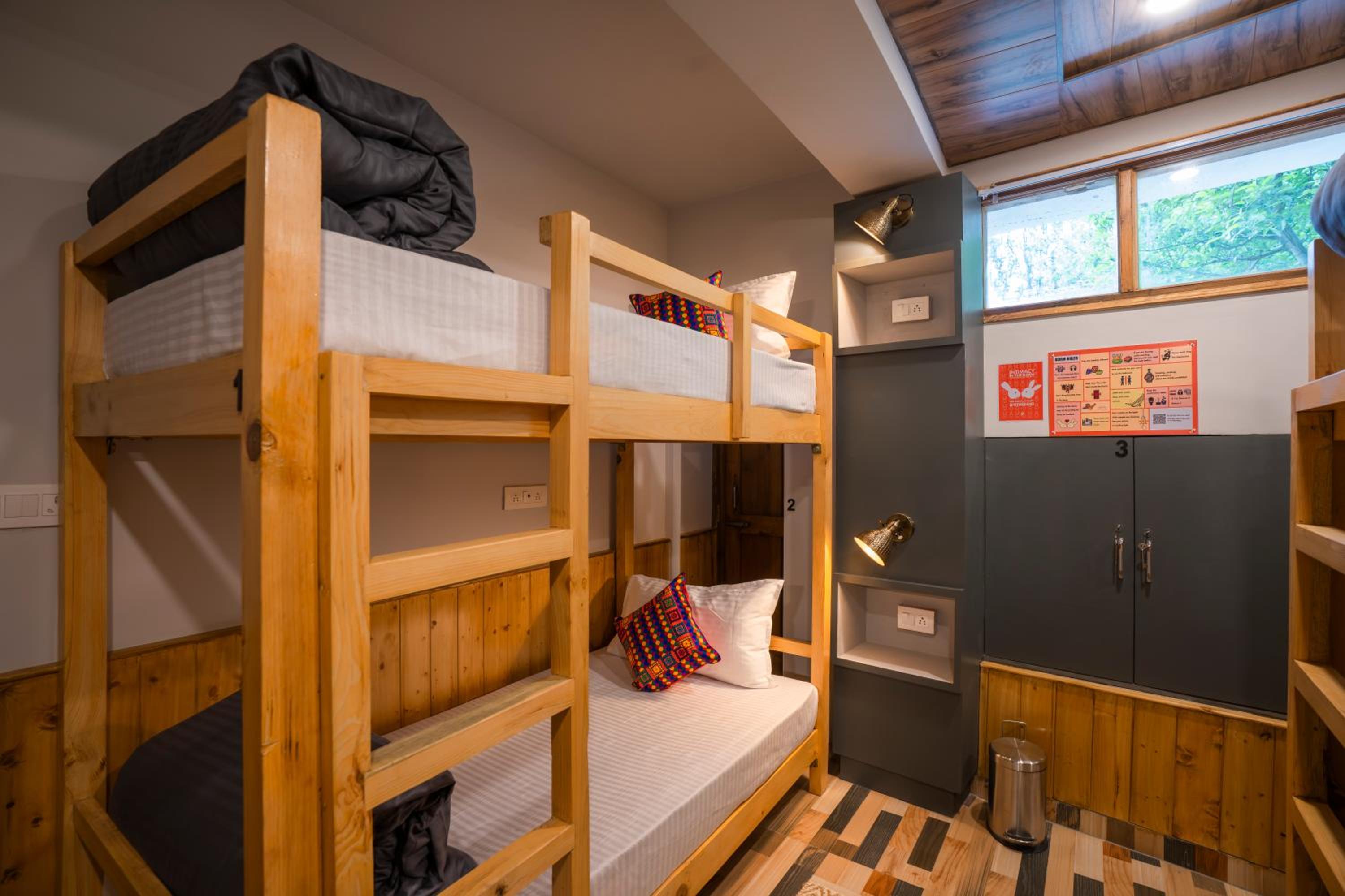Bed in 6-Bed Female Dormitory Room photo 1