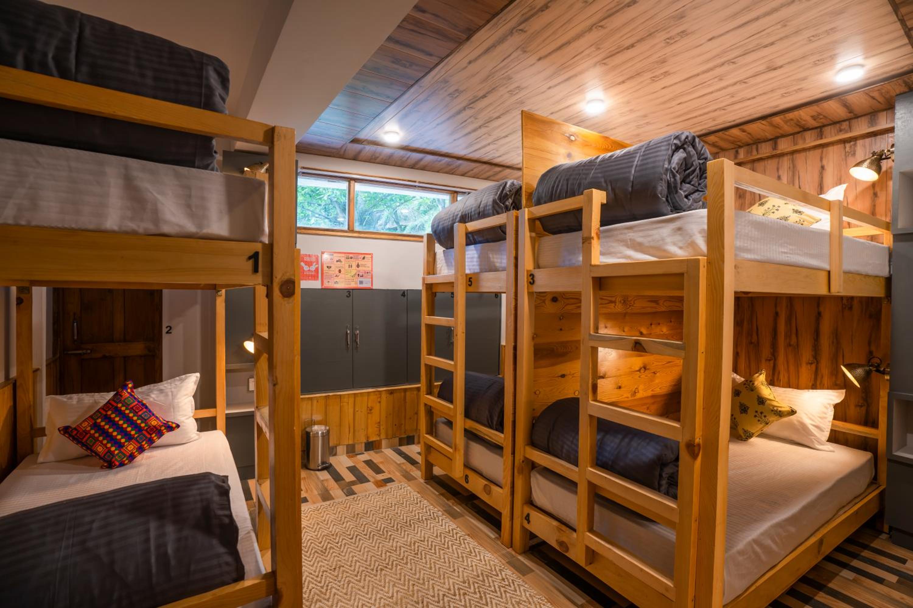 Bed in 6-Bed Female Dormitory Room photo 2