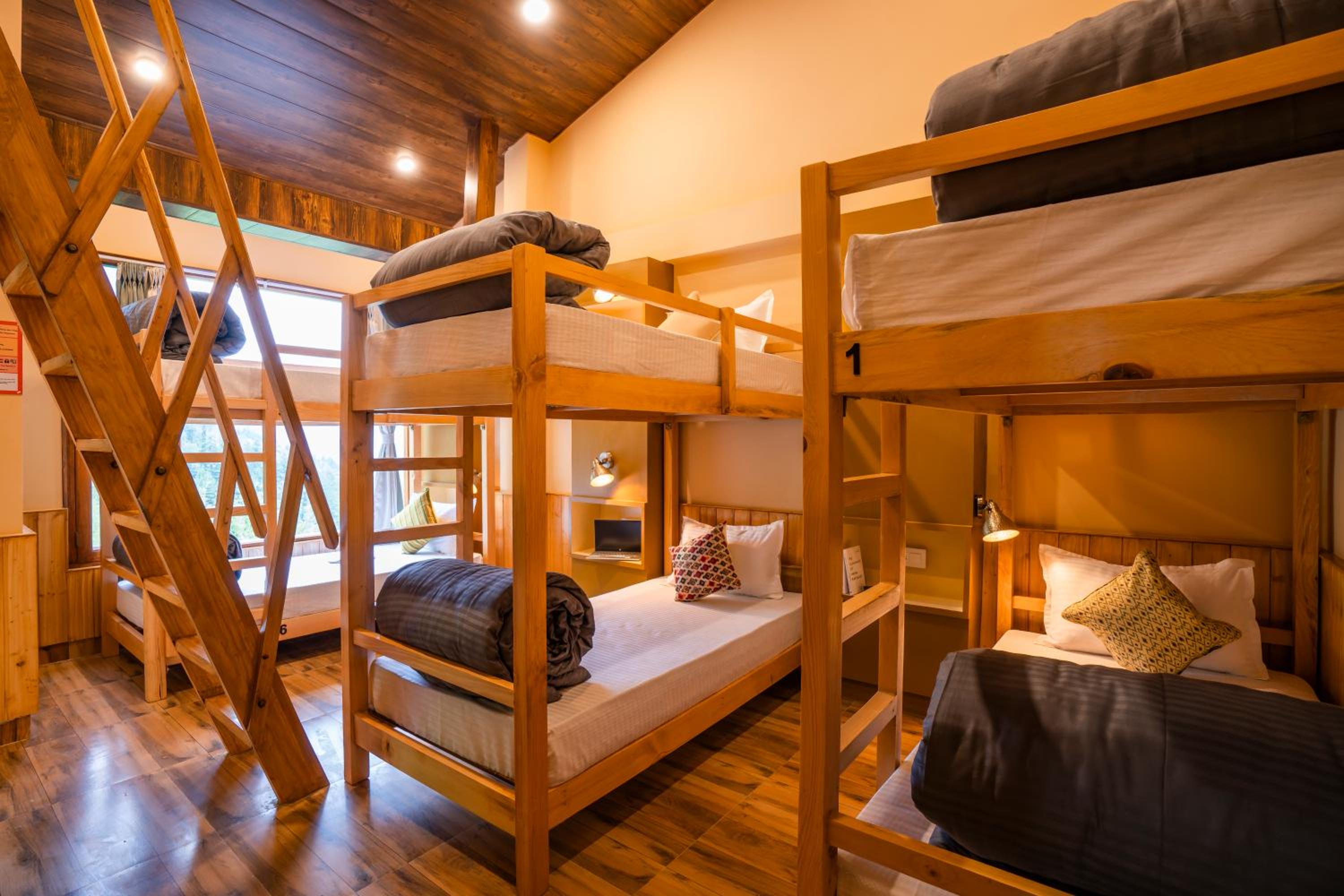 Bed in 6-Bed Mixed Dormitory Room photo 1