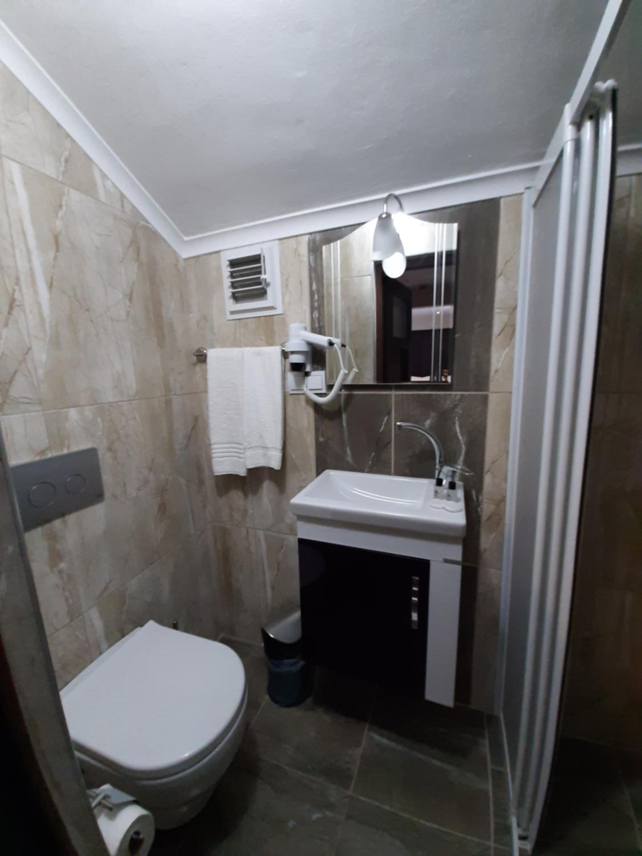 Budget Triple Room photo 2