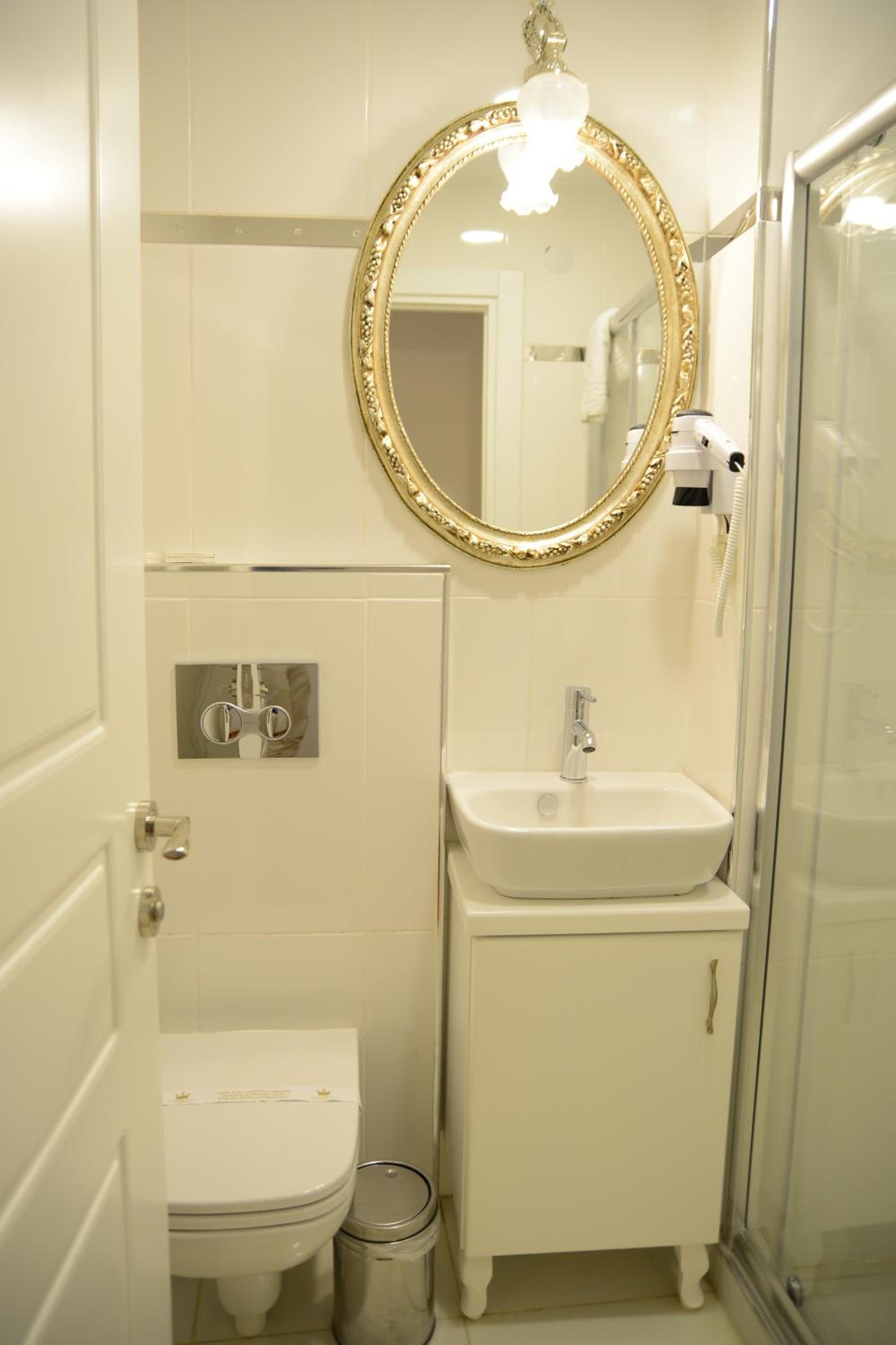 Economic Double Room photo 2