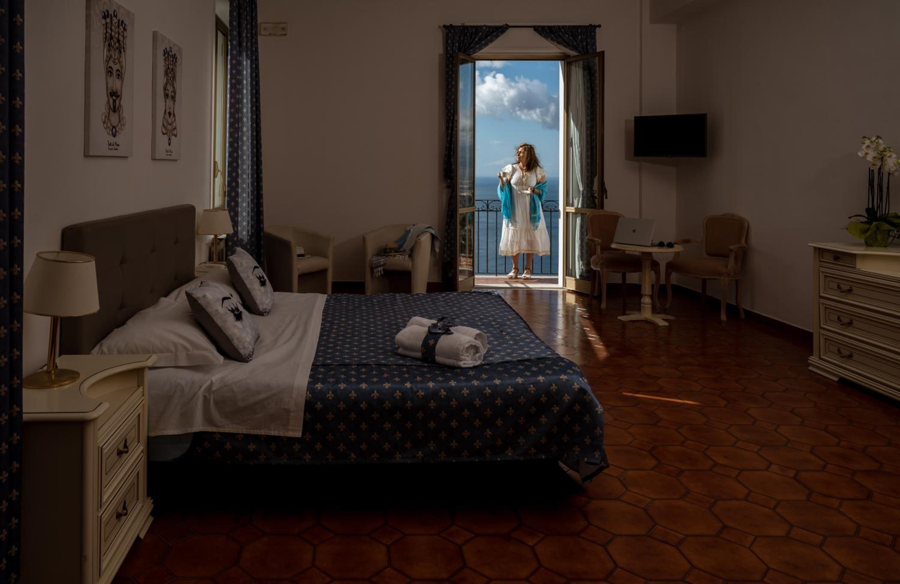 Double or Twin Room with Sea View