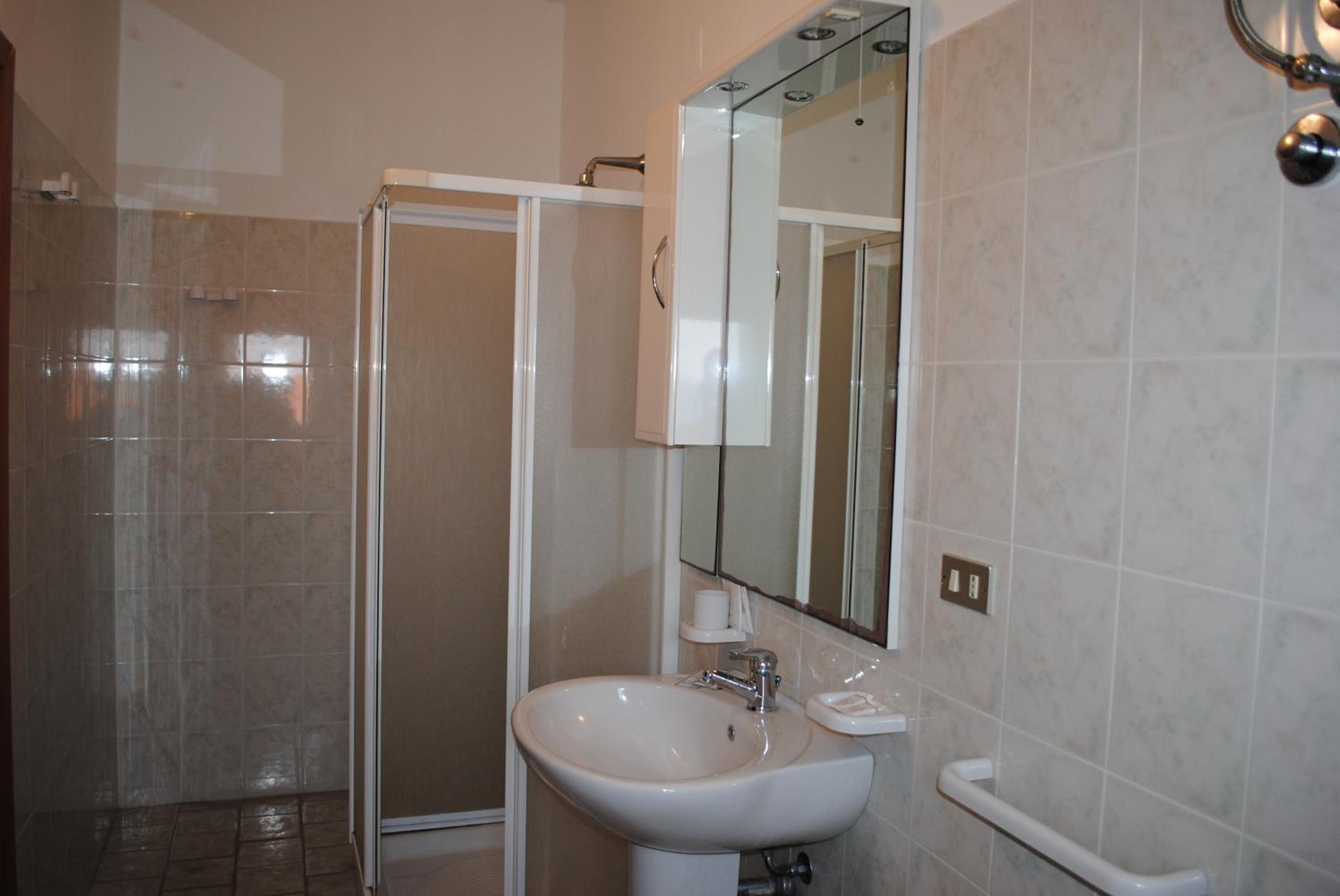 Standard Double or Twin Room with Balcony photo 3