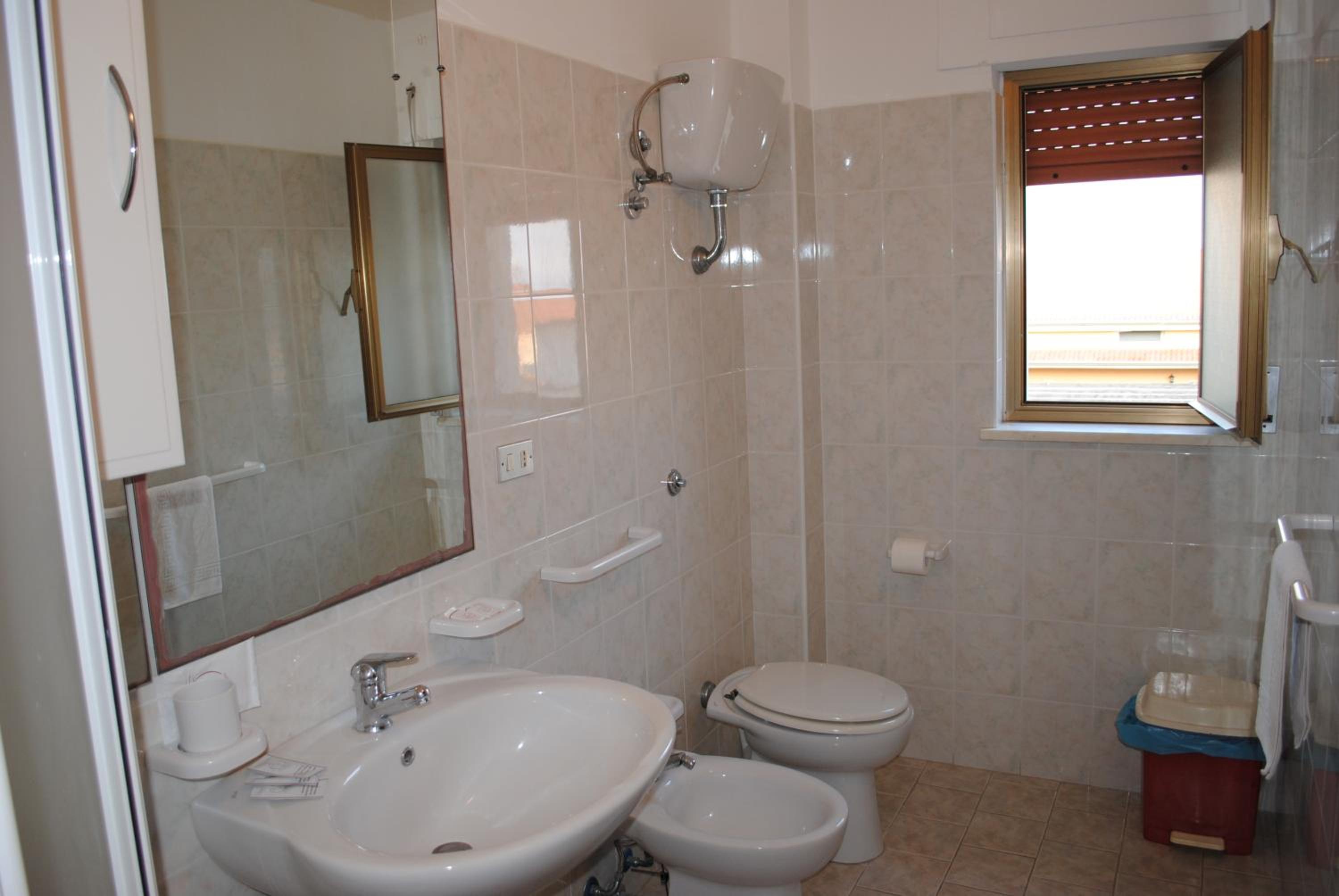 Standard Double or Twin Room with Balcony photo 2