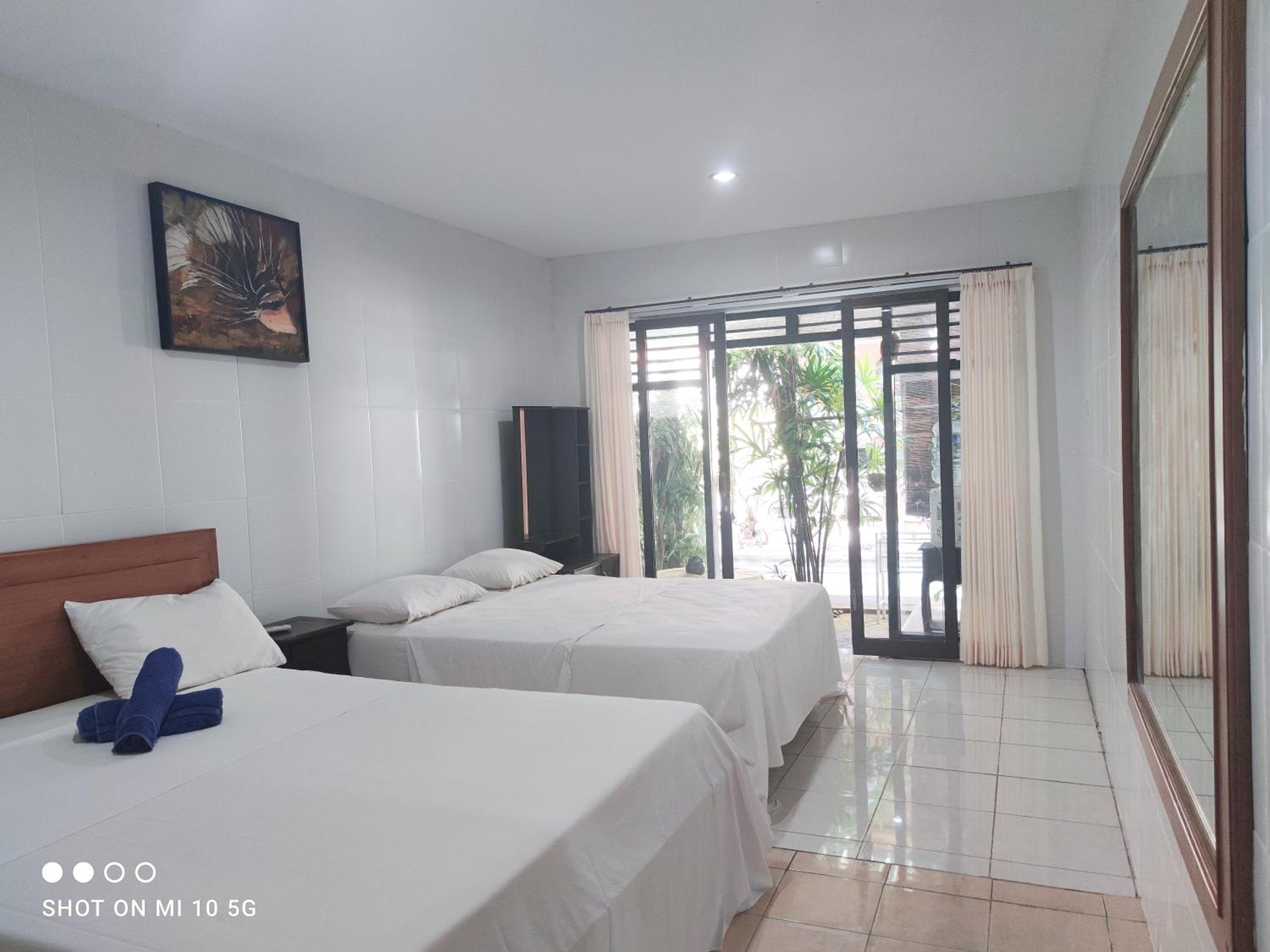 Family Room with Terrace - Photo 1