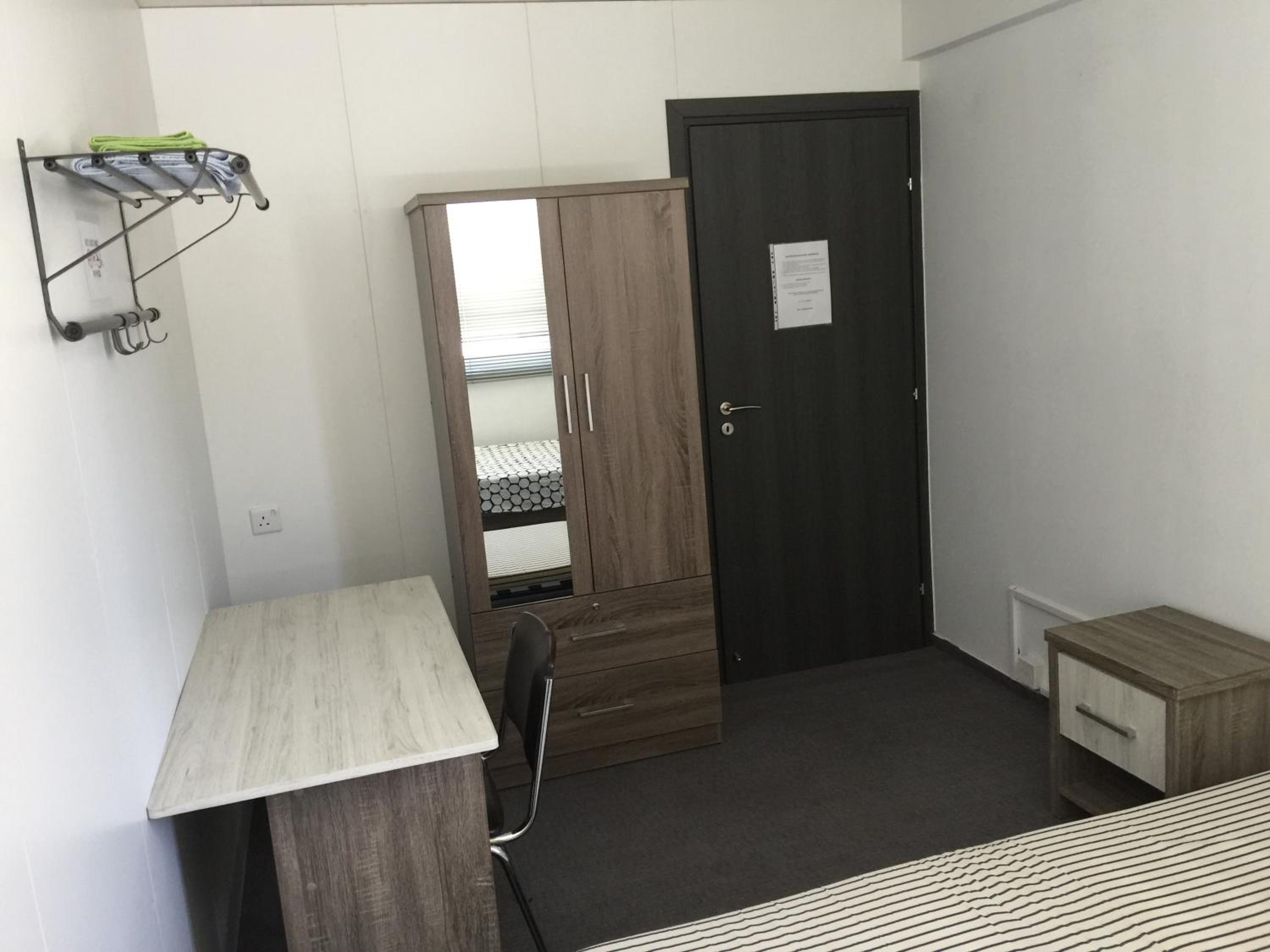 Single Room with Shared Bathroom photo 1