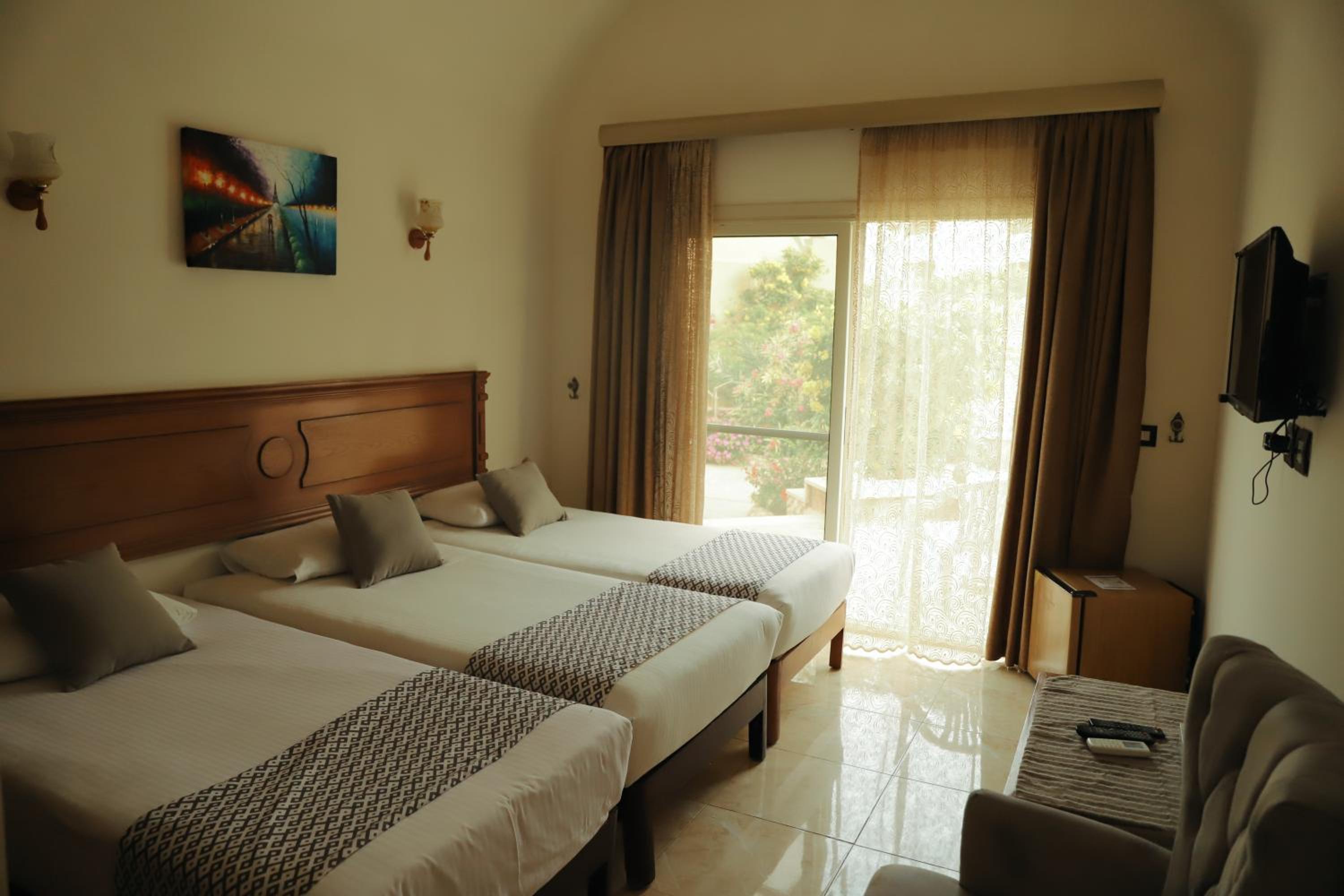 Triple Room with Terrace