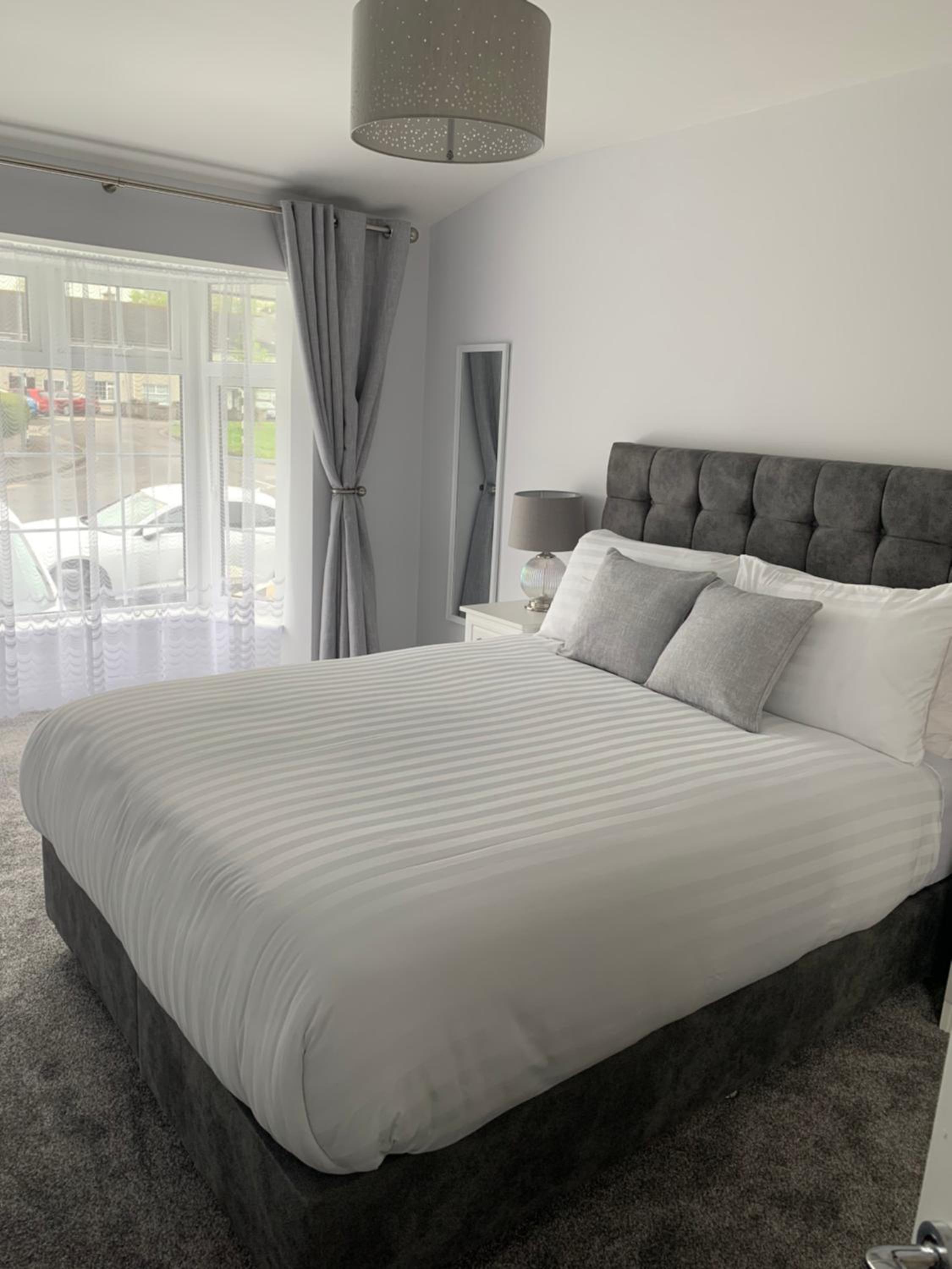 One-Bedroom Apartment - Photo 12