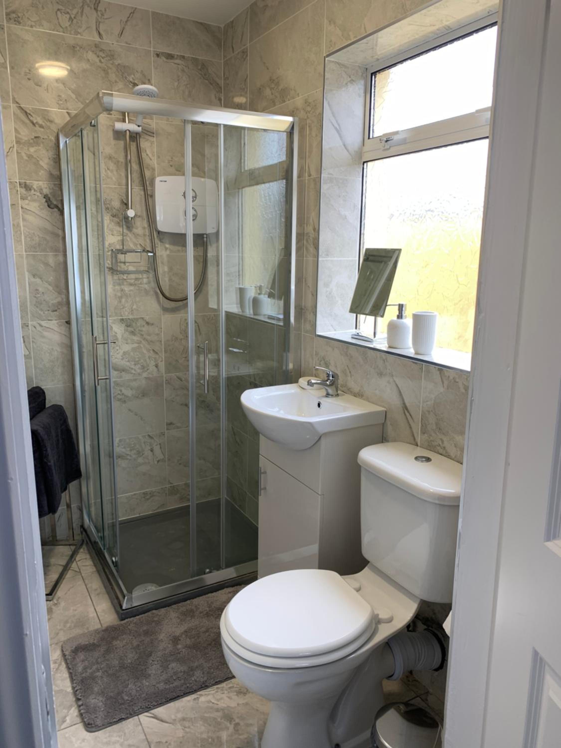 One-Bedroom Apartment - Photo 13